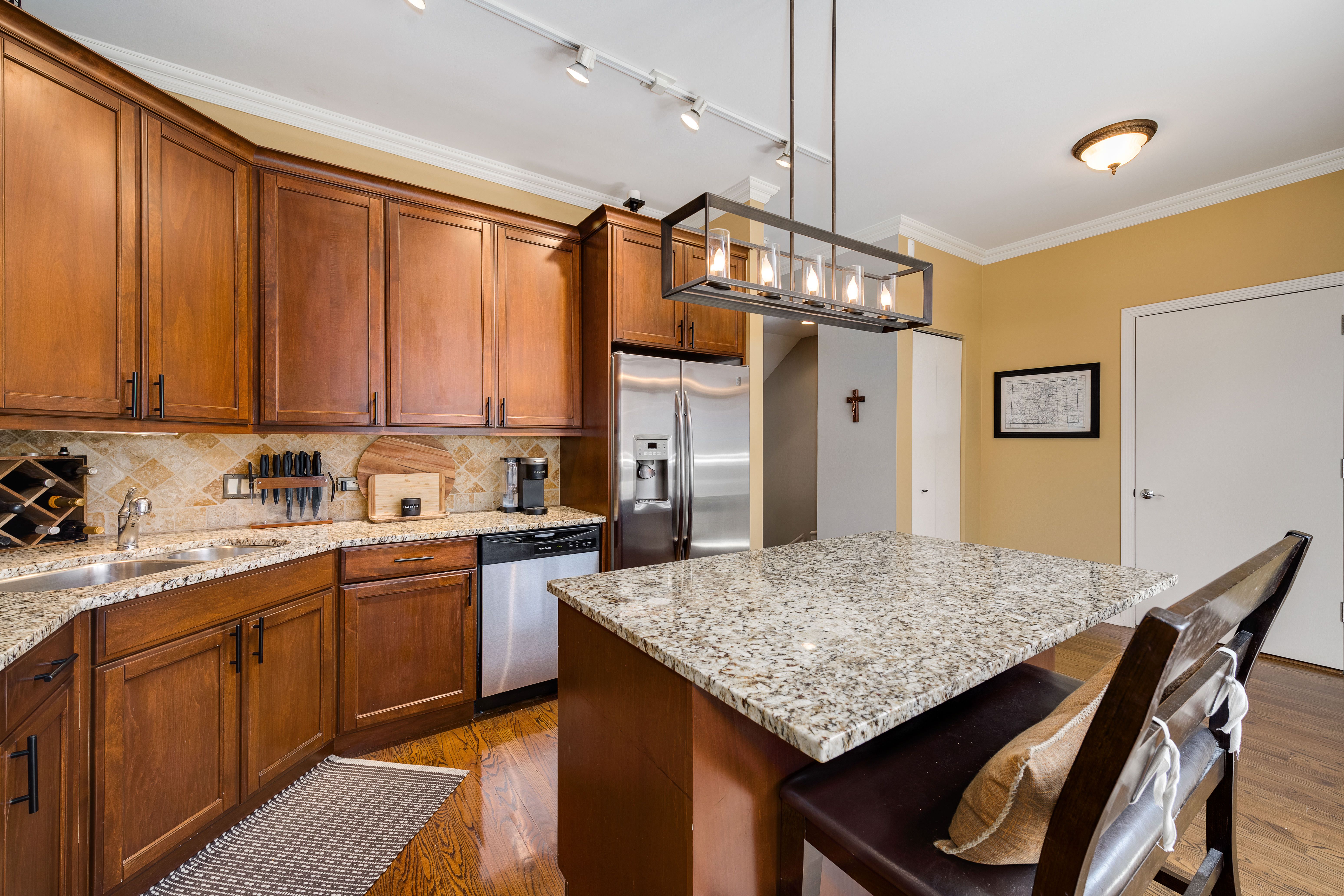 2654 N Hermitage C37 