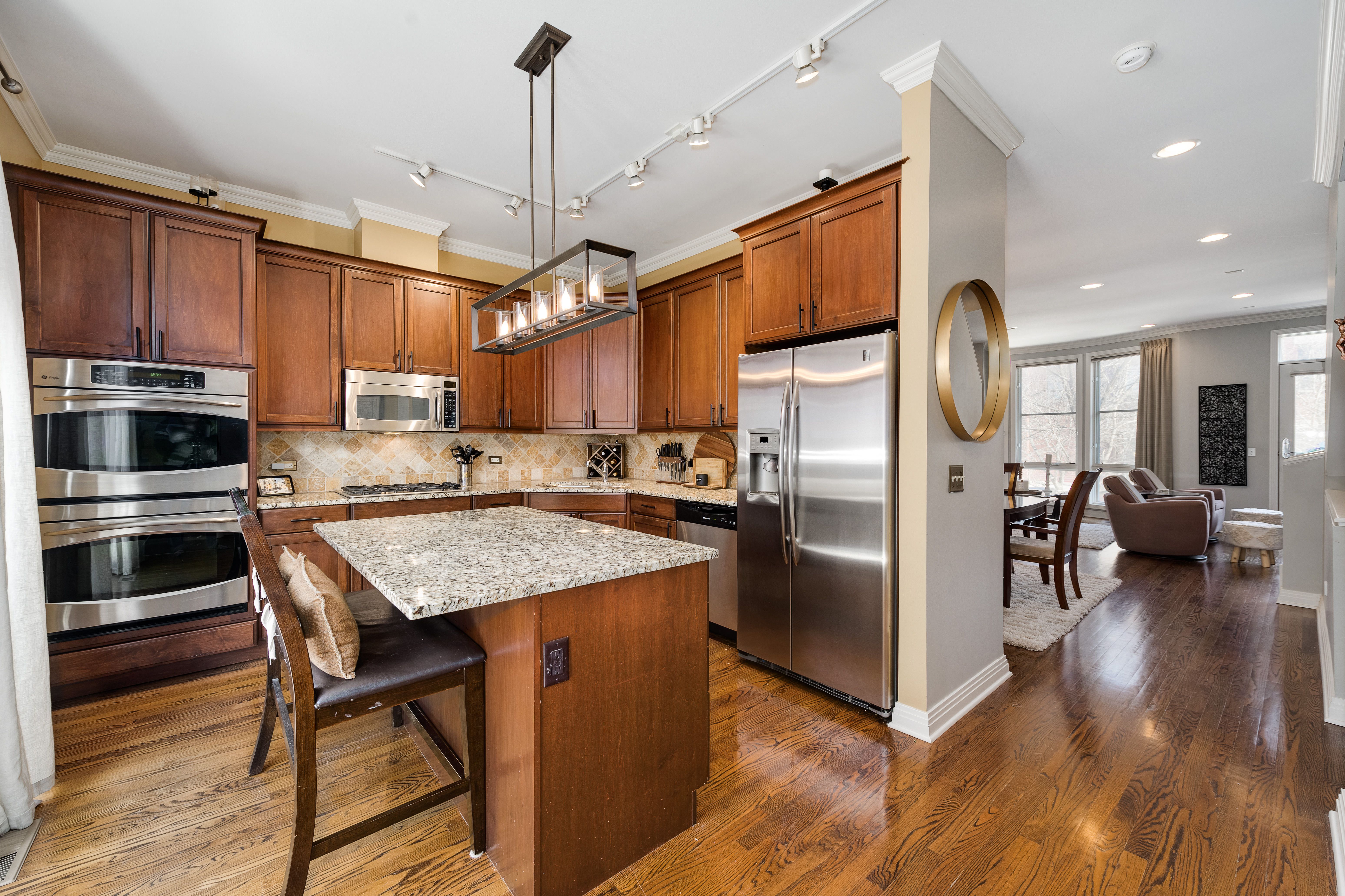 2654 N Hermitage C37 