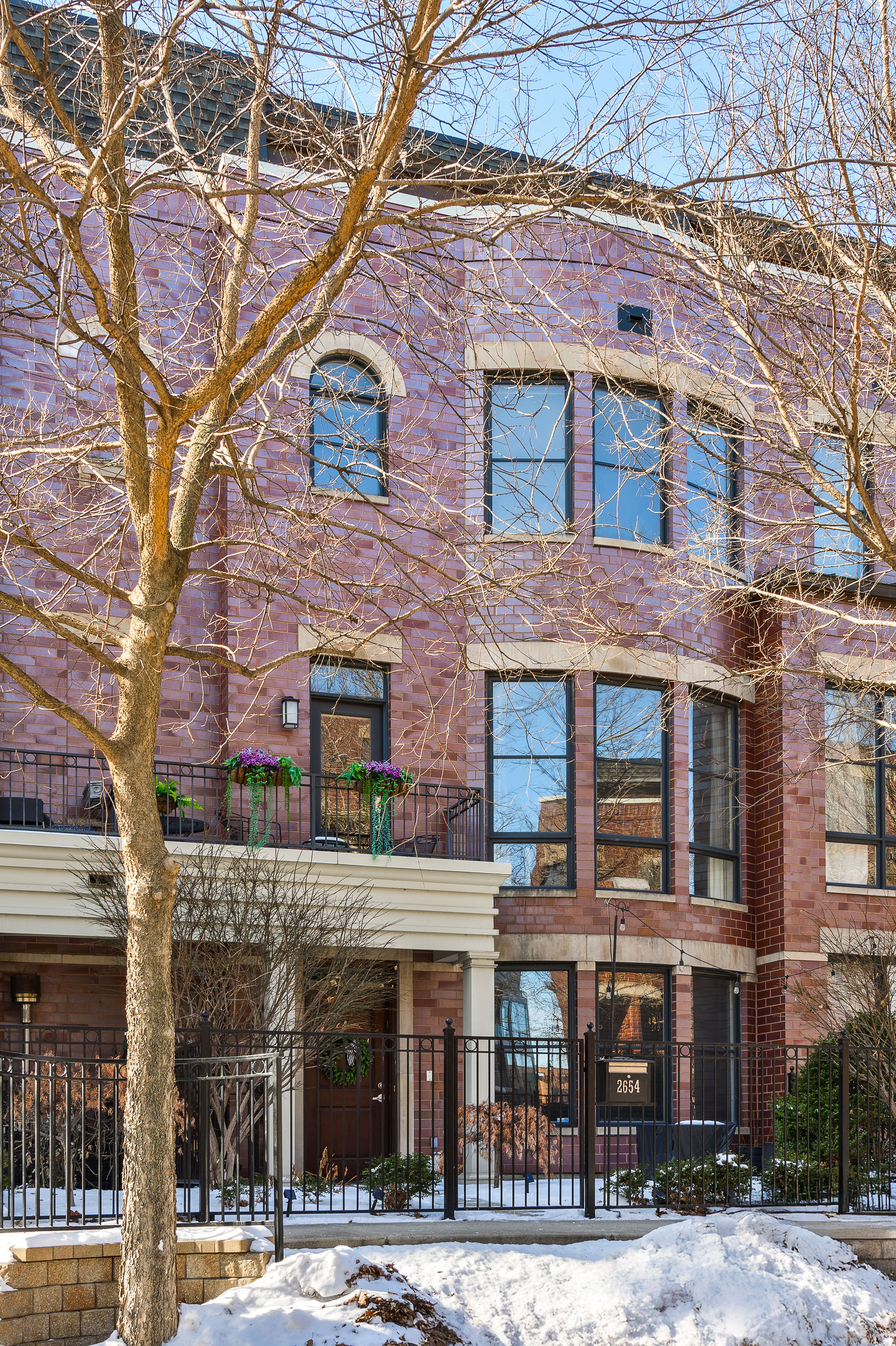 2654 N Hermitage C37 