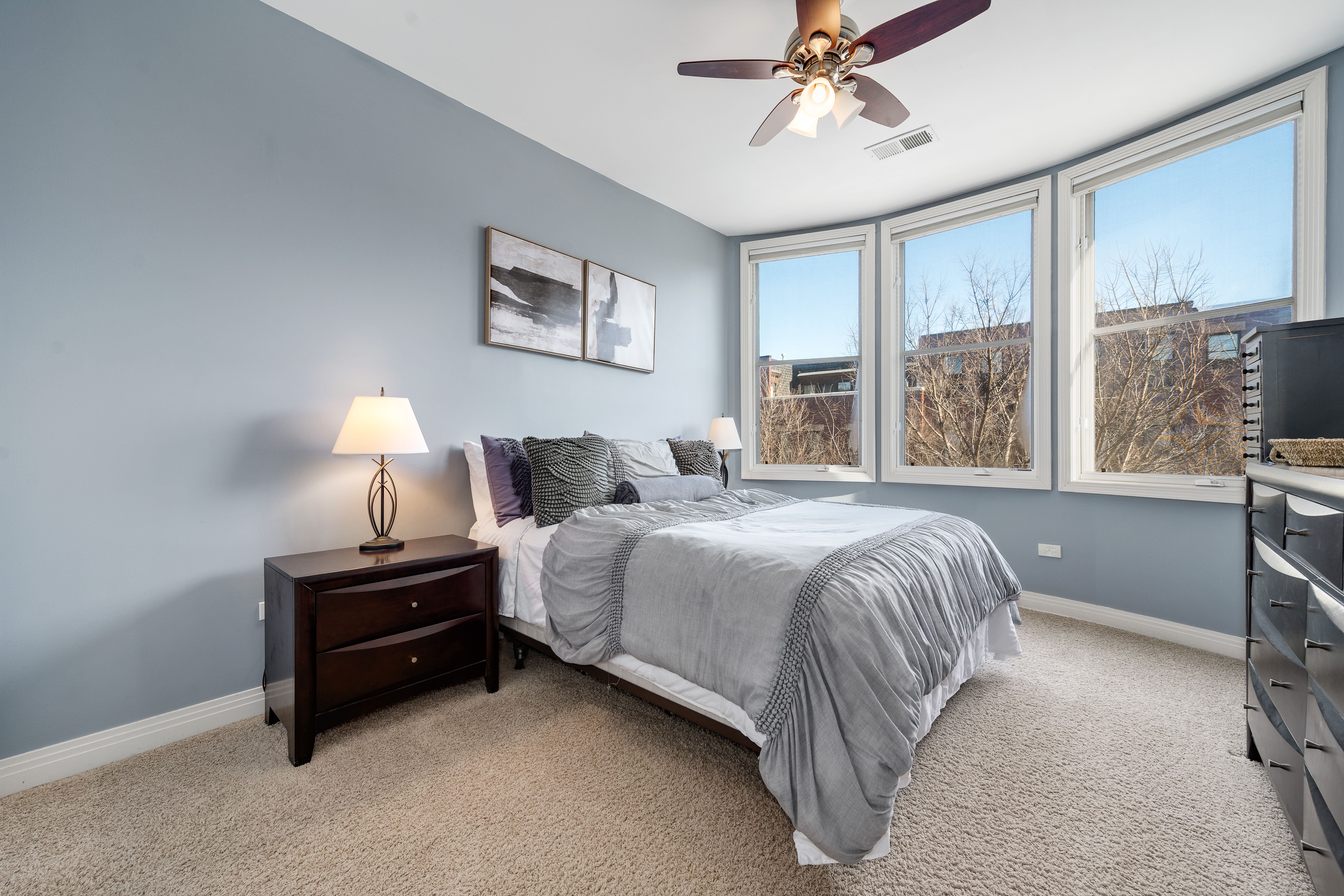 2654 N Hermitage C37 