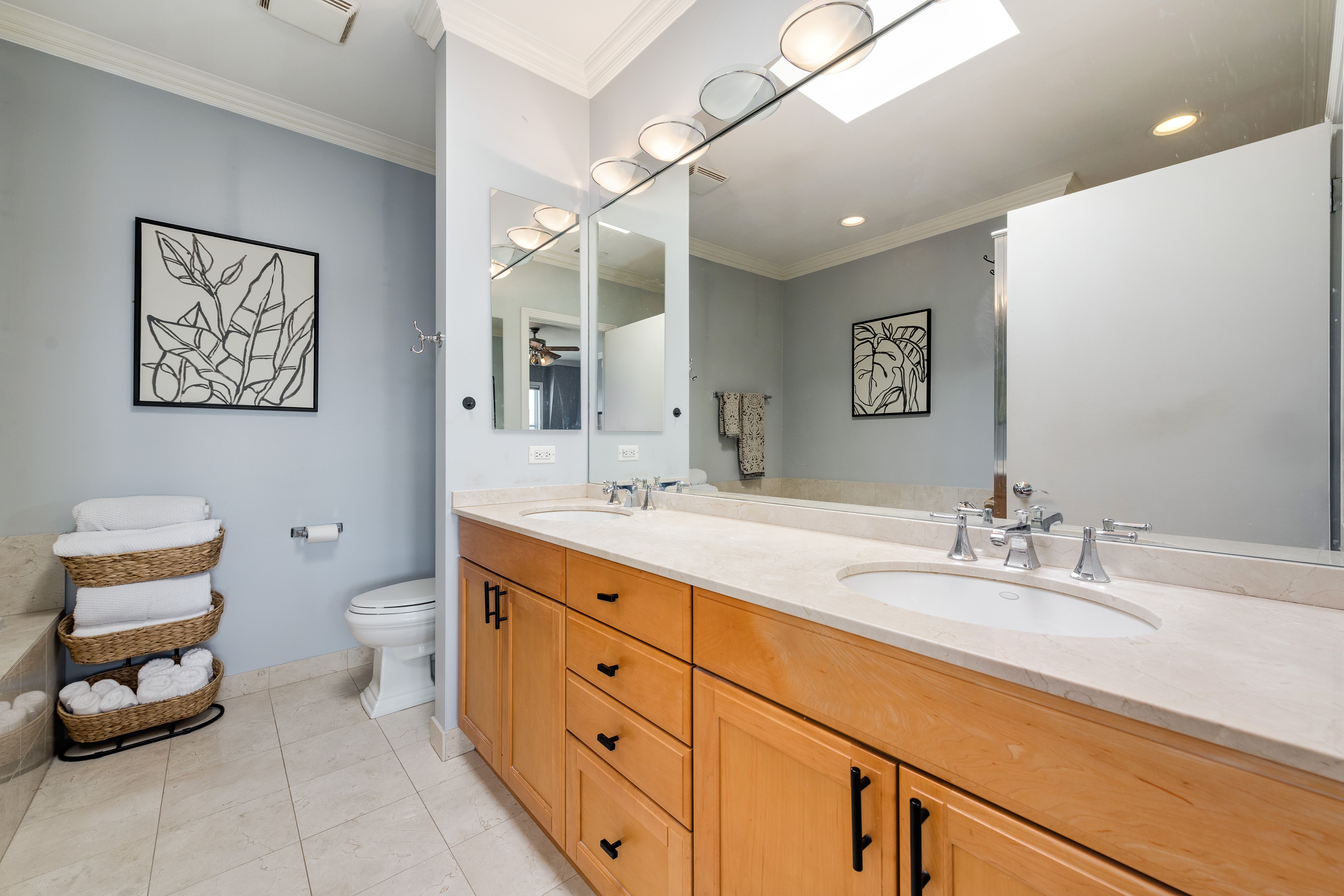 2654 N Hermitage C37 
