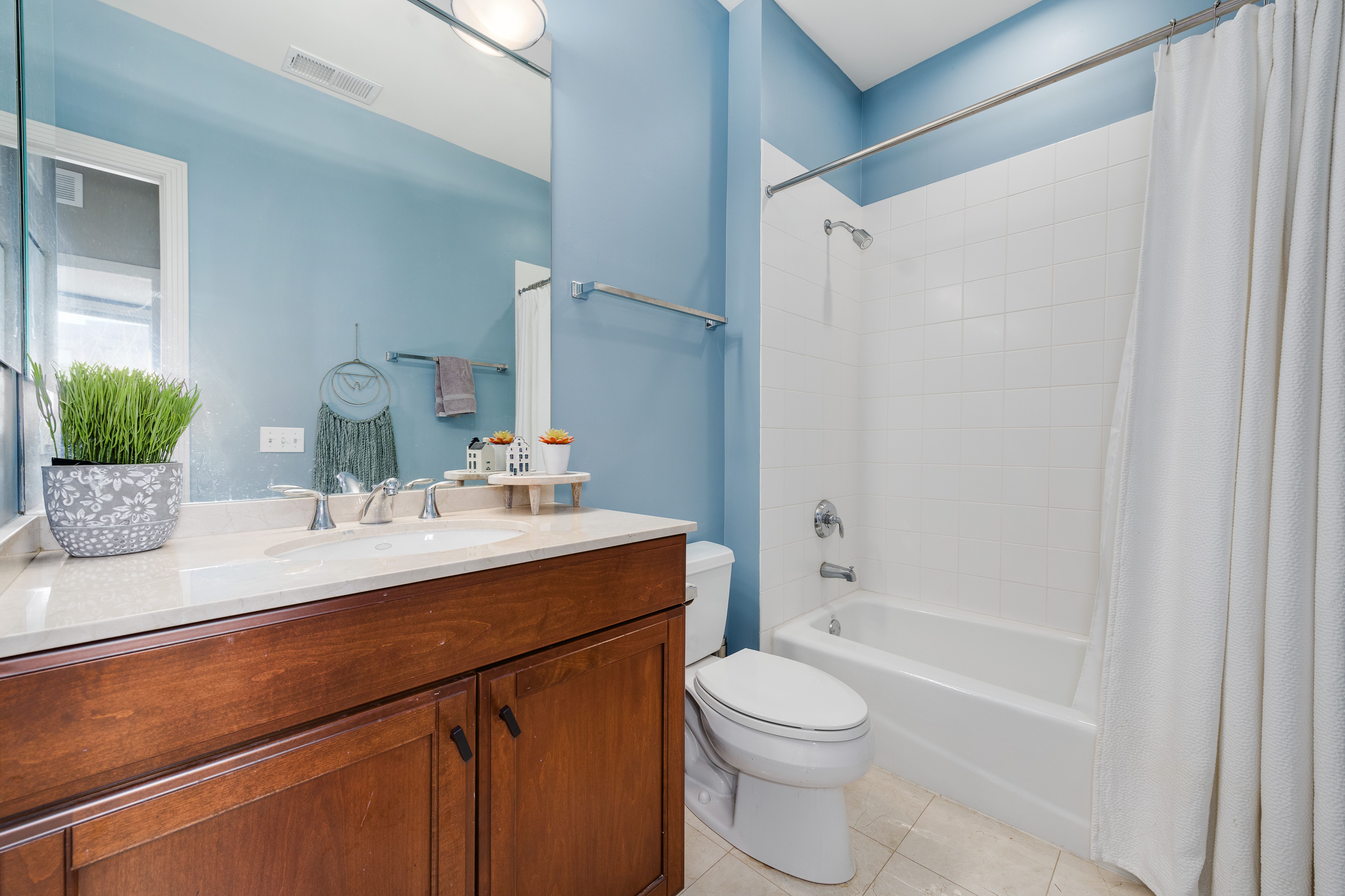 2654 N Hermitage C37 