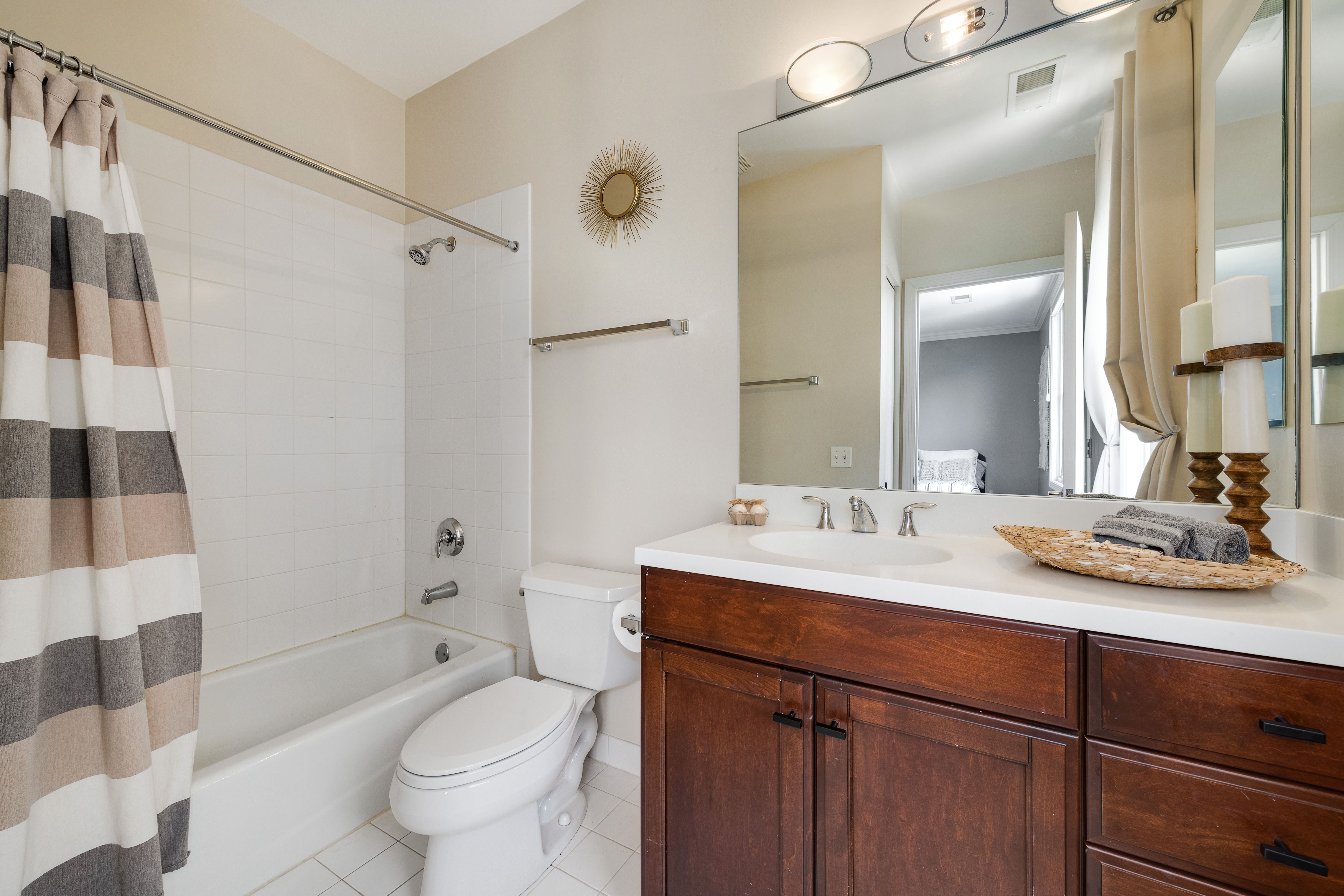 2654 N Hermitage C37 