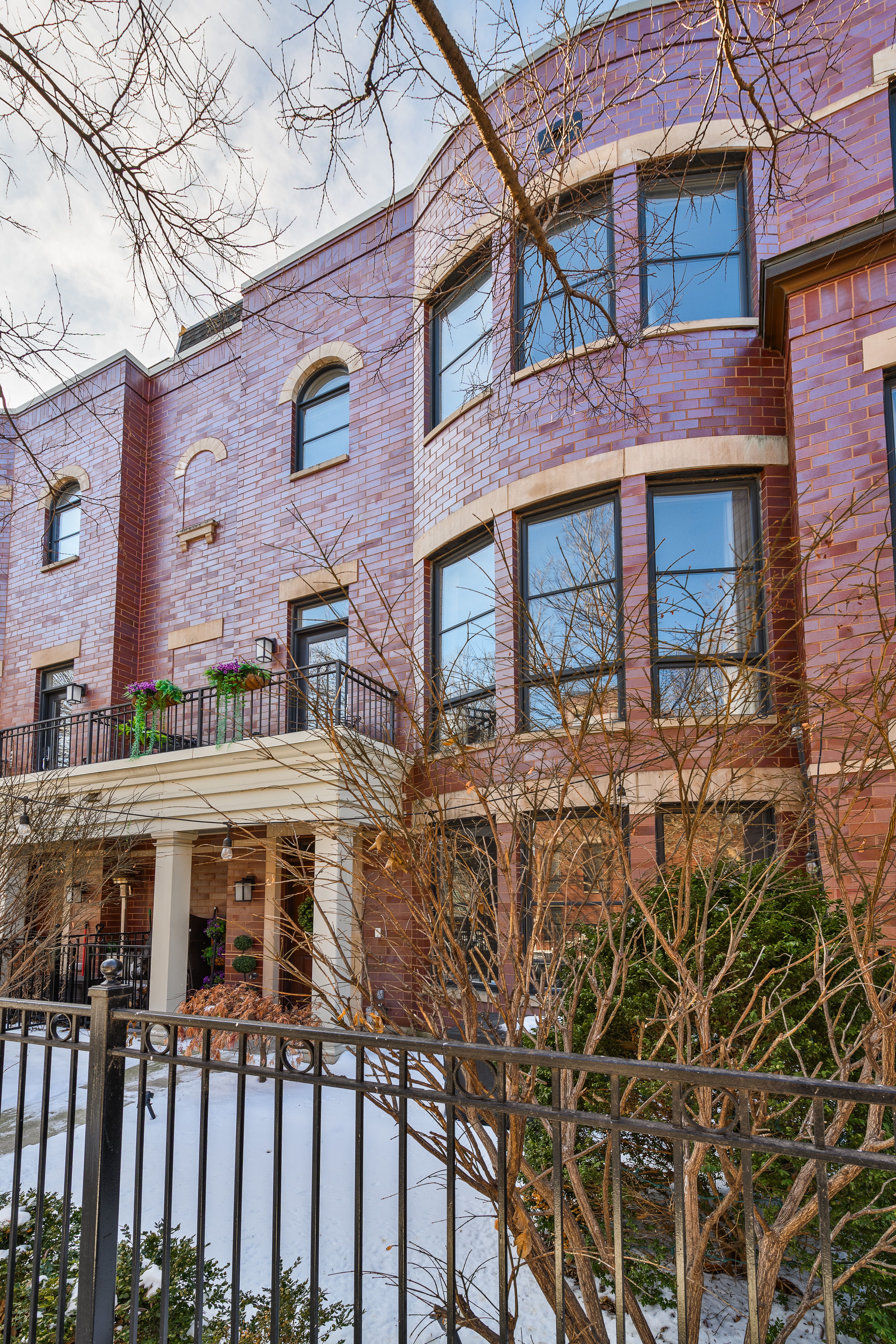 2654 N Hermitage C37 