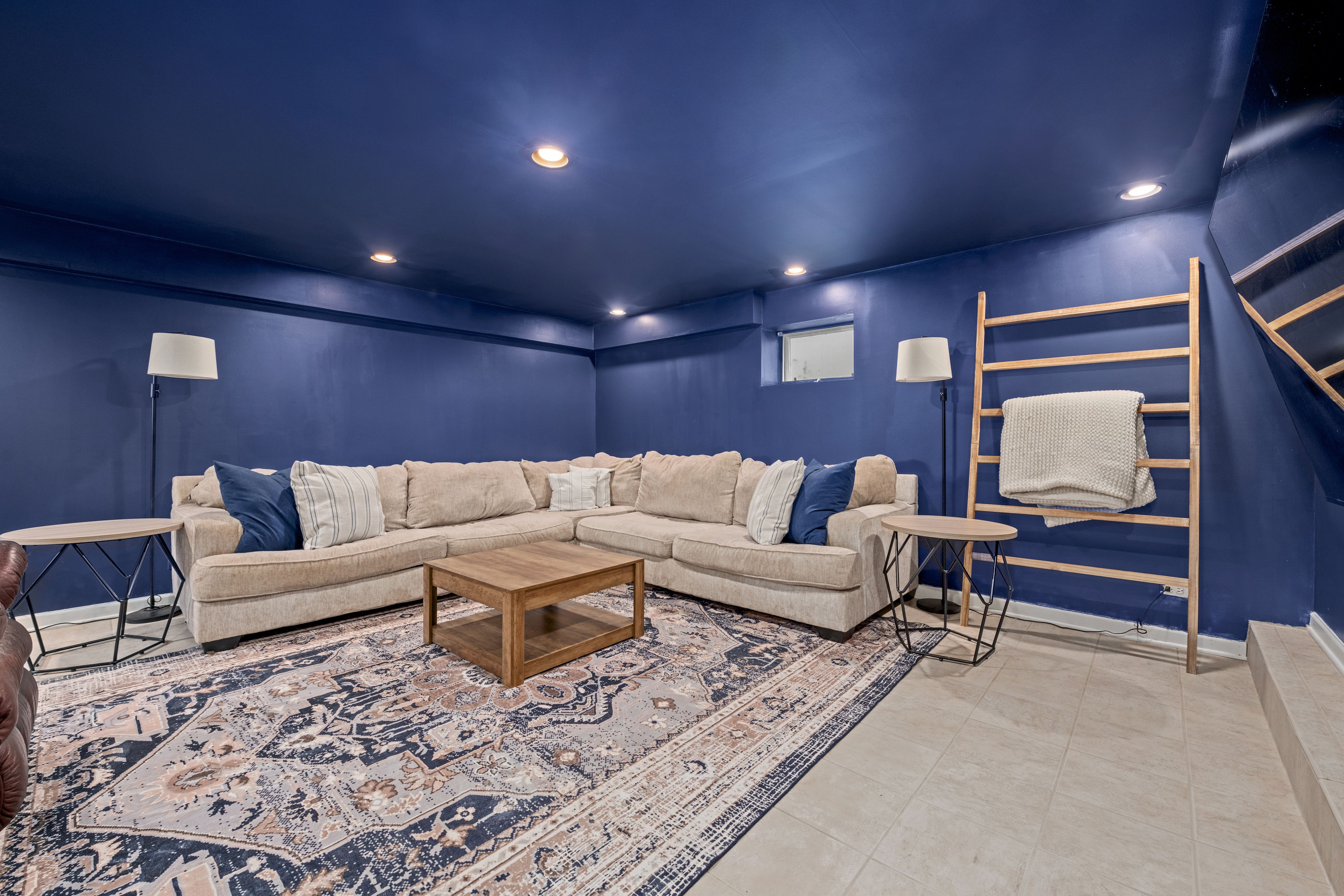 6085 N Nassau Avenue 