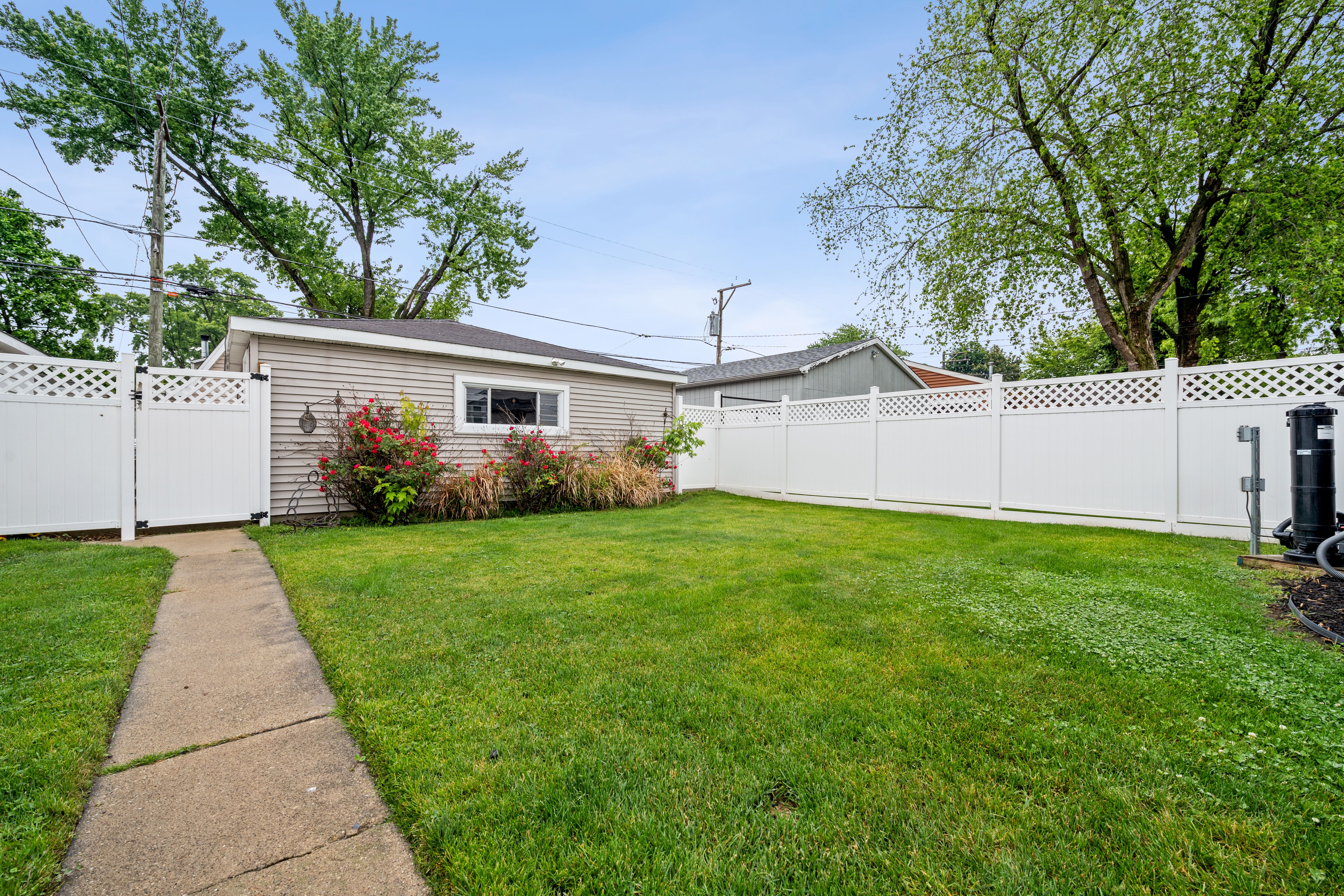 6085 N Nassau Avenue 