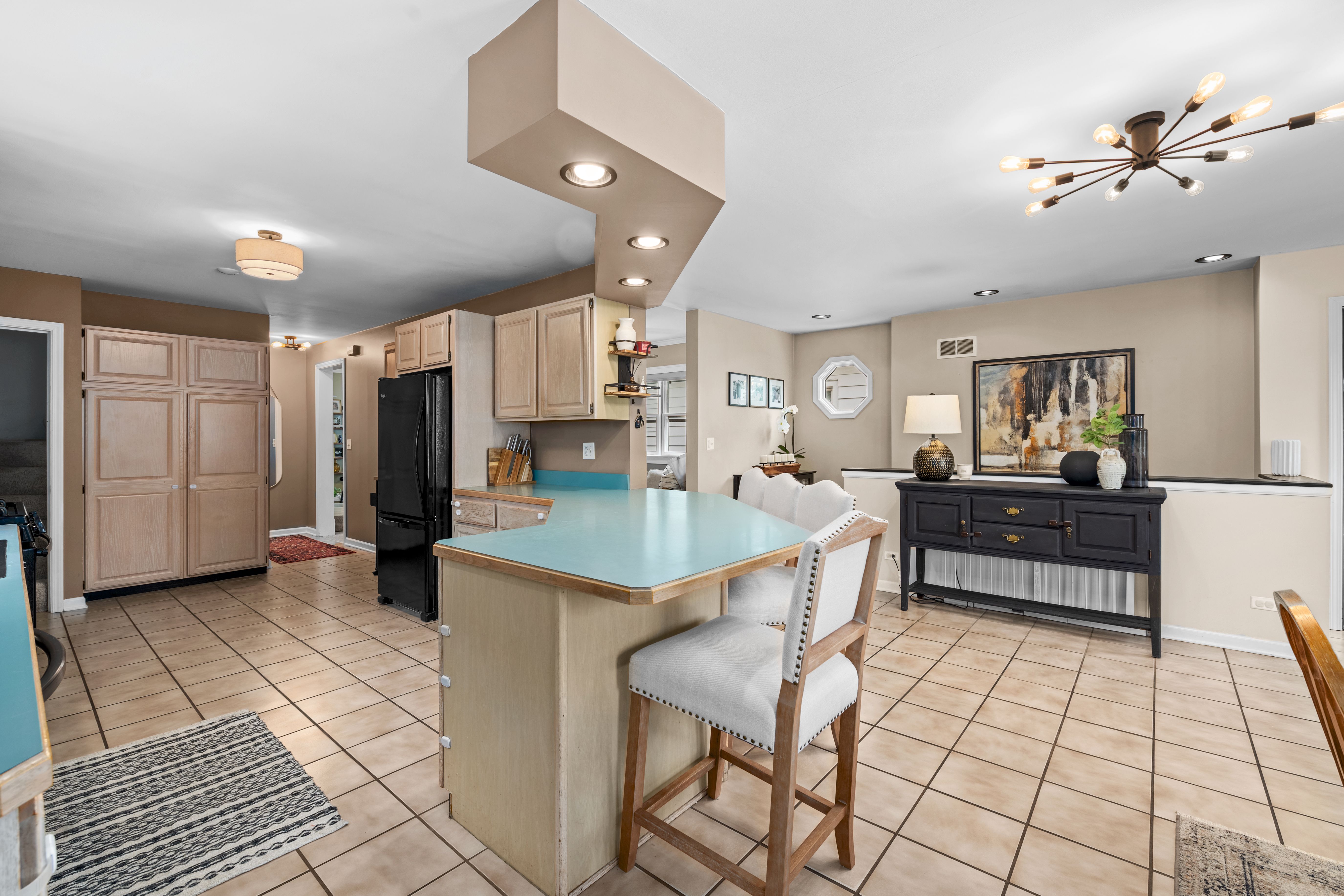 6085 N Nassau Avenue 