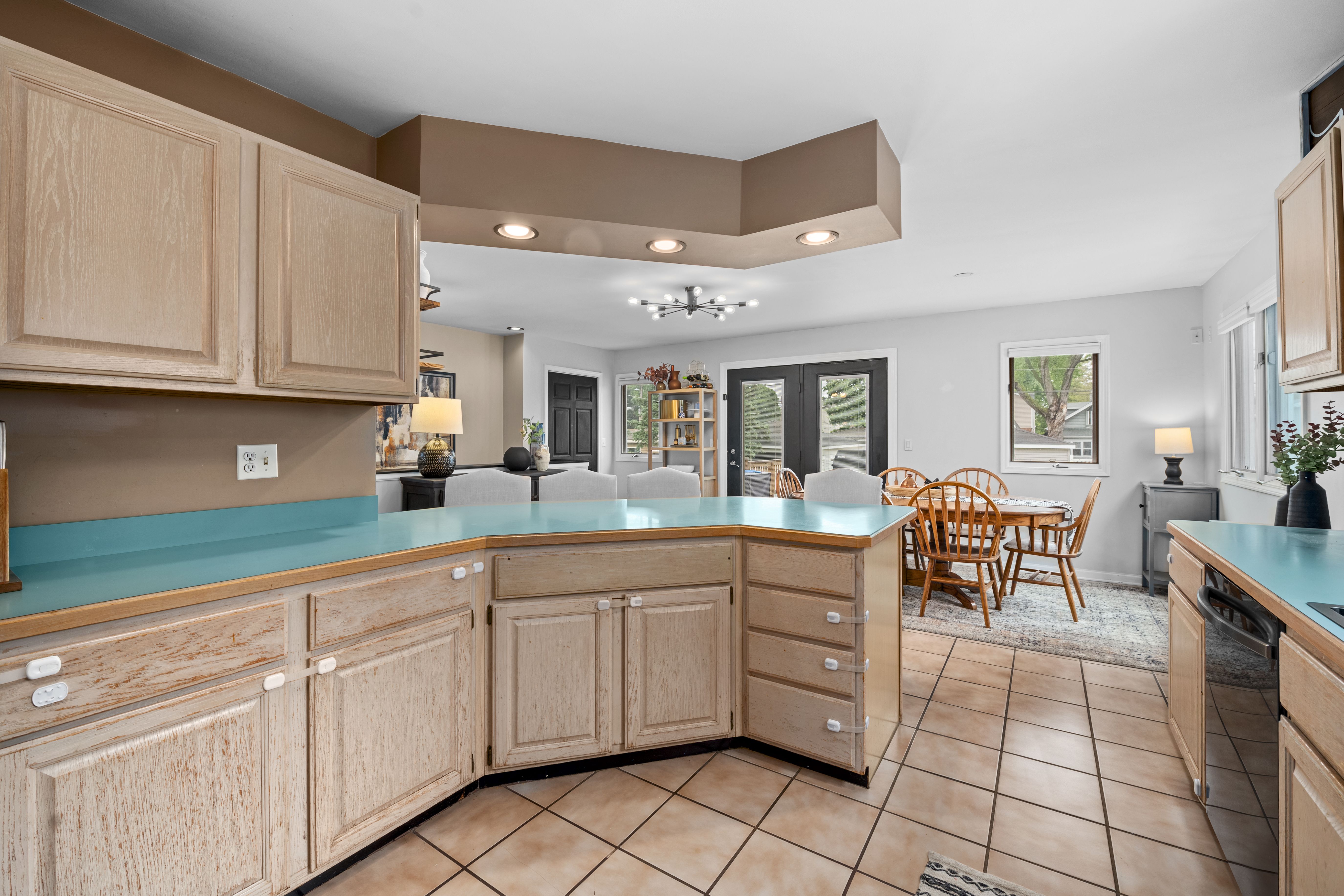 6085 N Nassau Avenue 