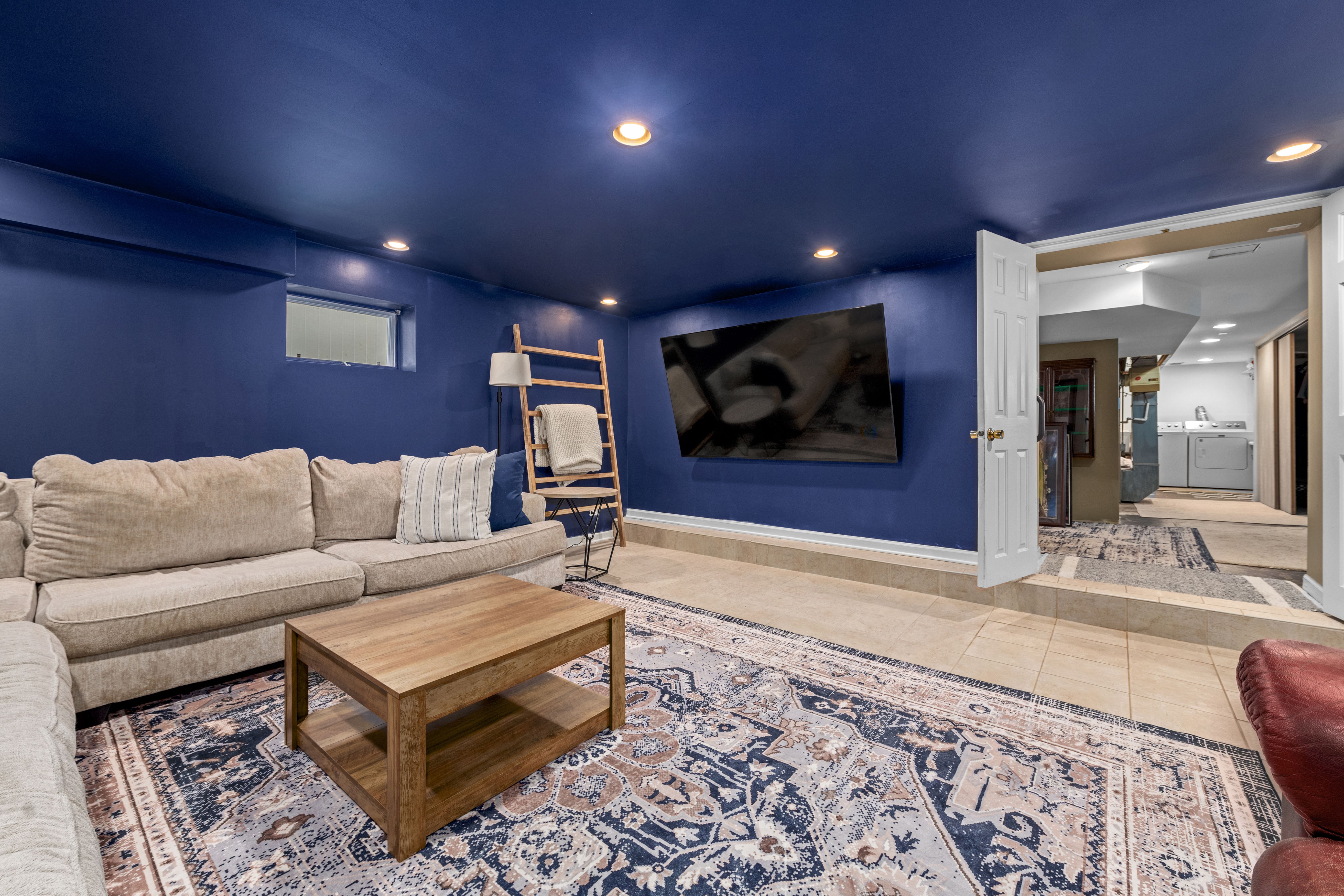 6085 N Nassau Avenue 