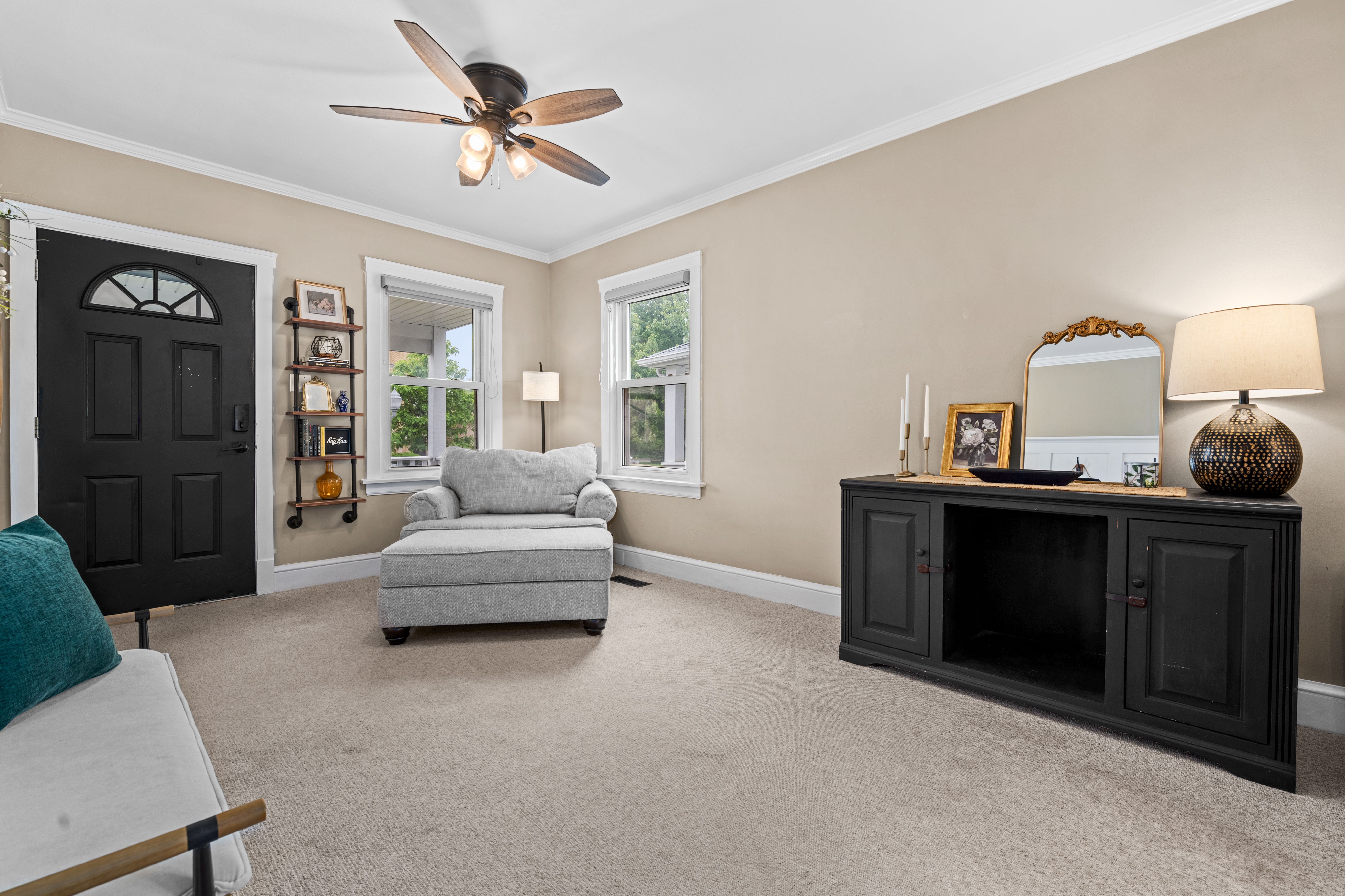 6085 N Nassau Avenue 