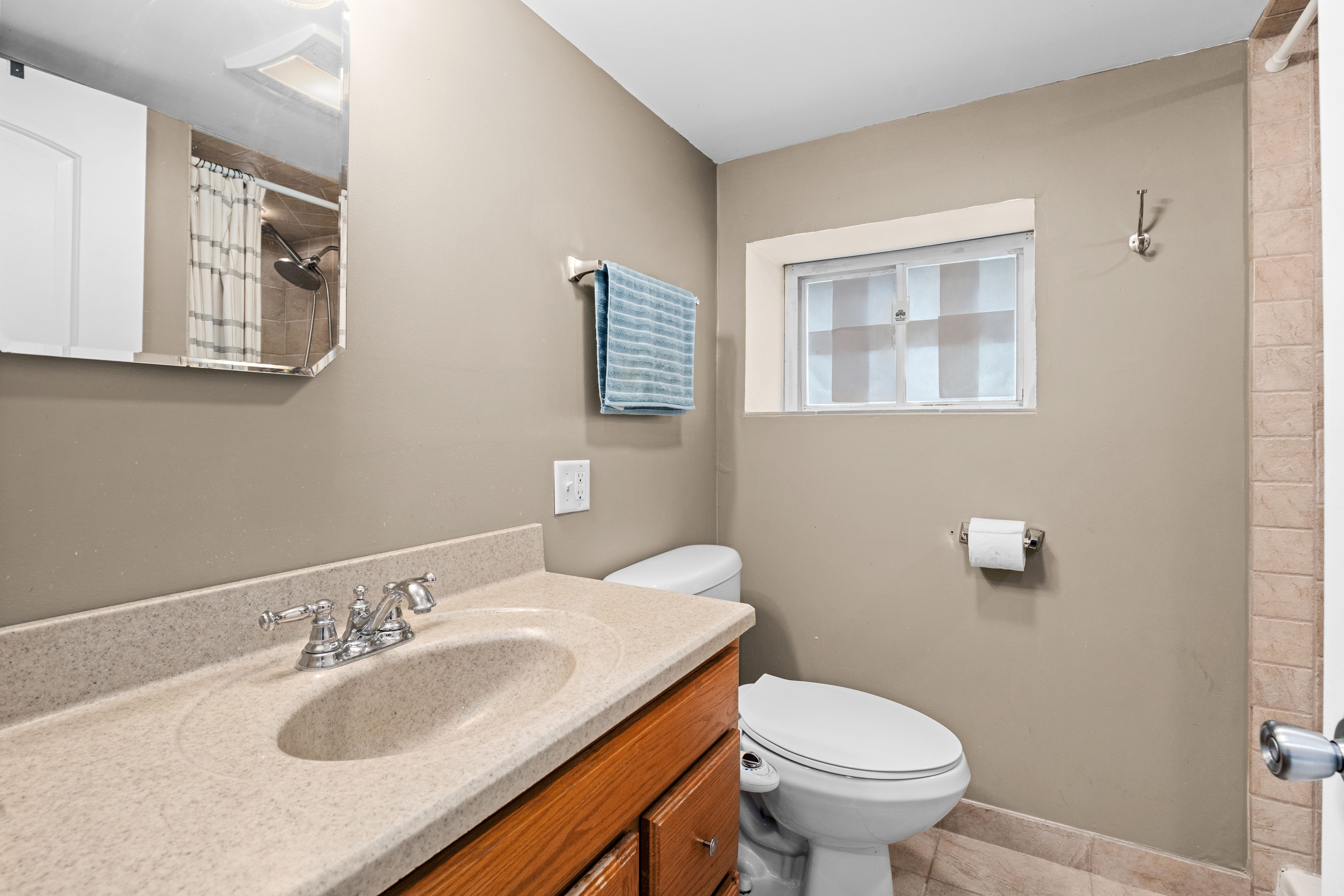 6085 N Nassau Avenue 