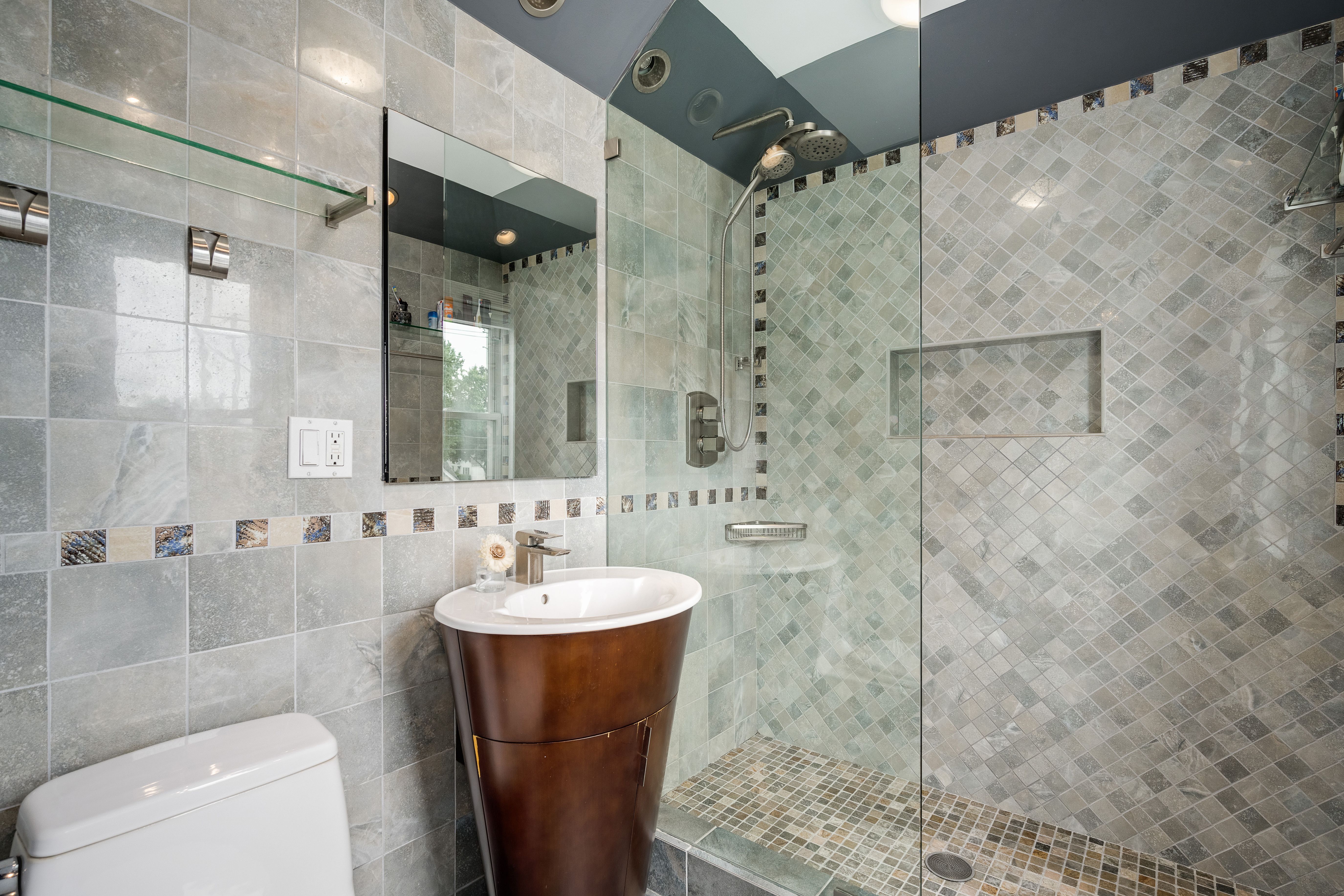 7215 W Foster Avenue 