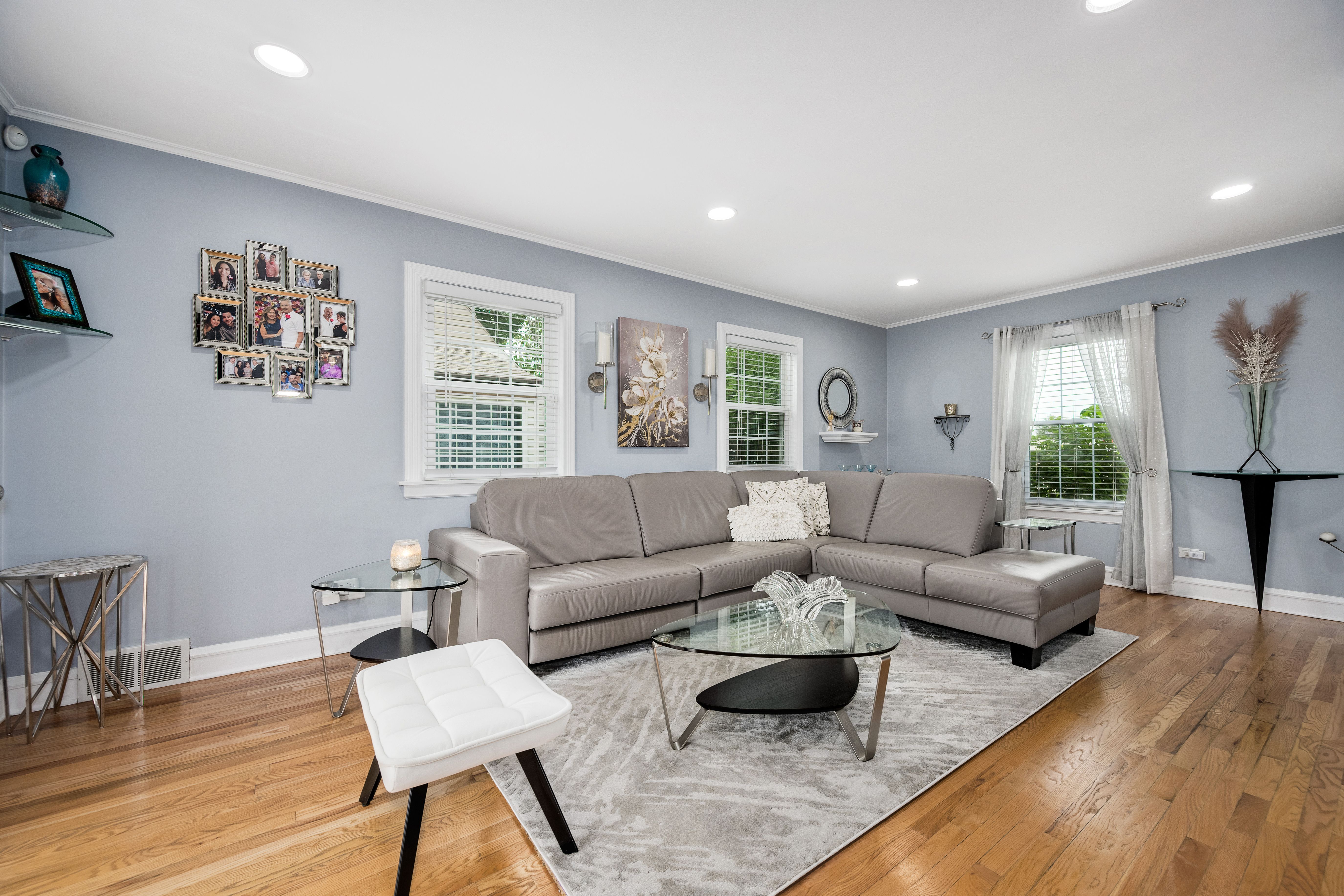 7215 W Foster Avenue 