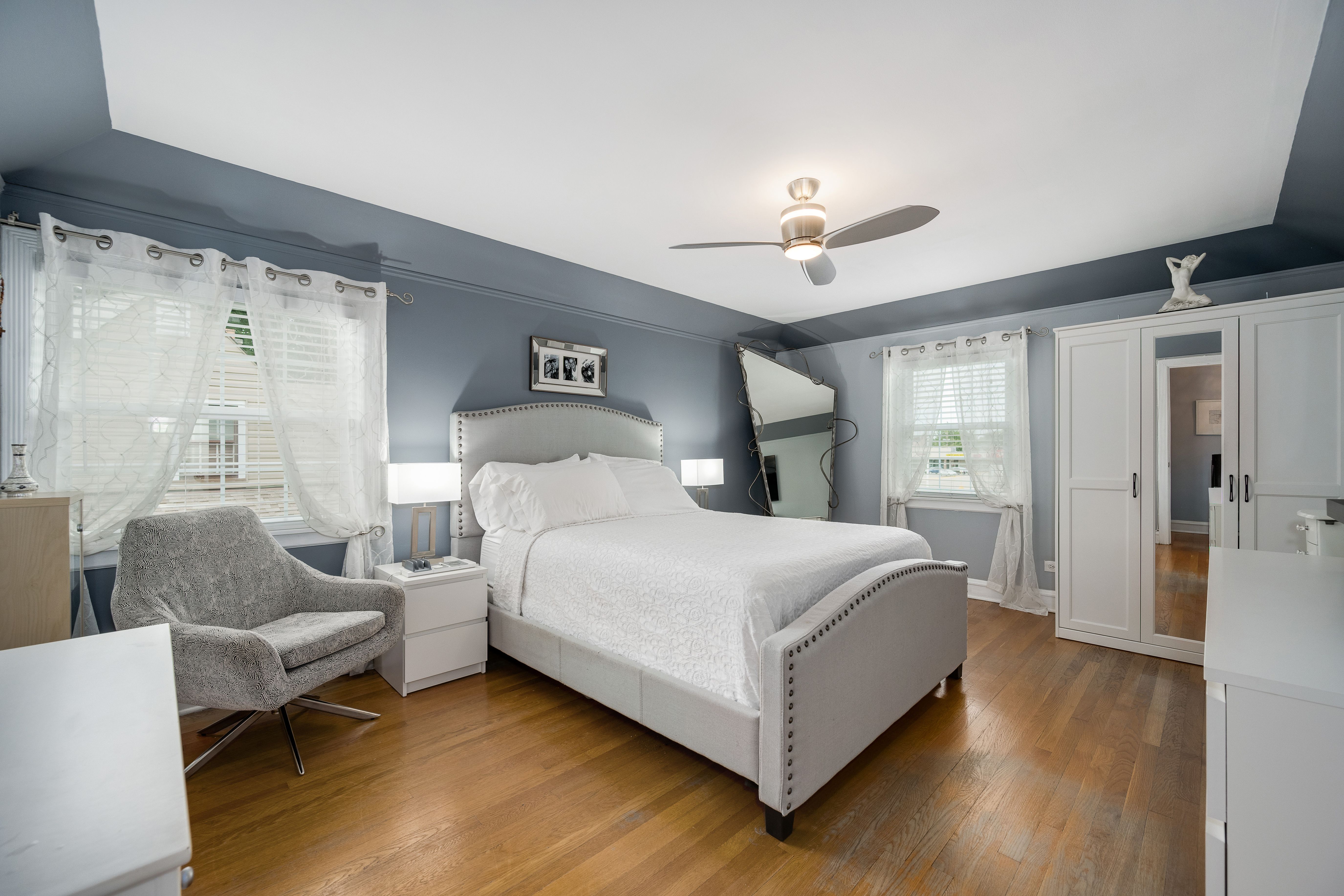 7215 W Foster Avenue 