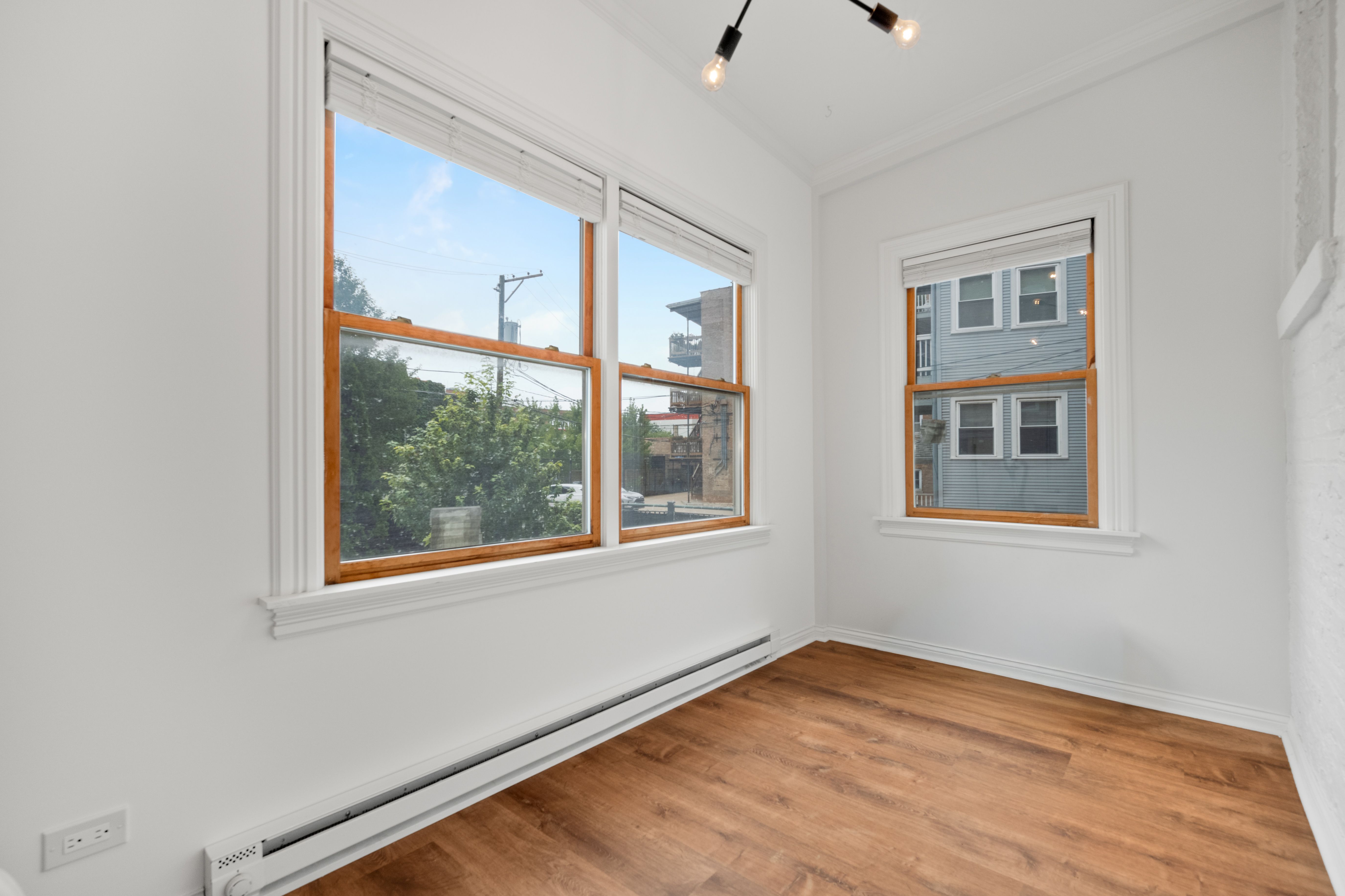 823 W Belle Plaine Avenue Unit# 1