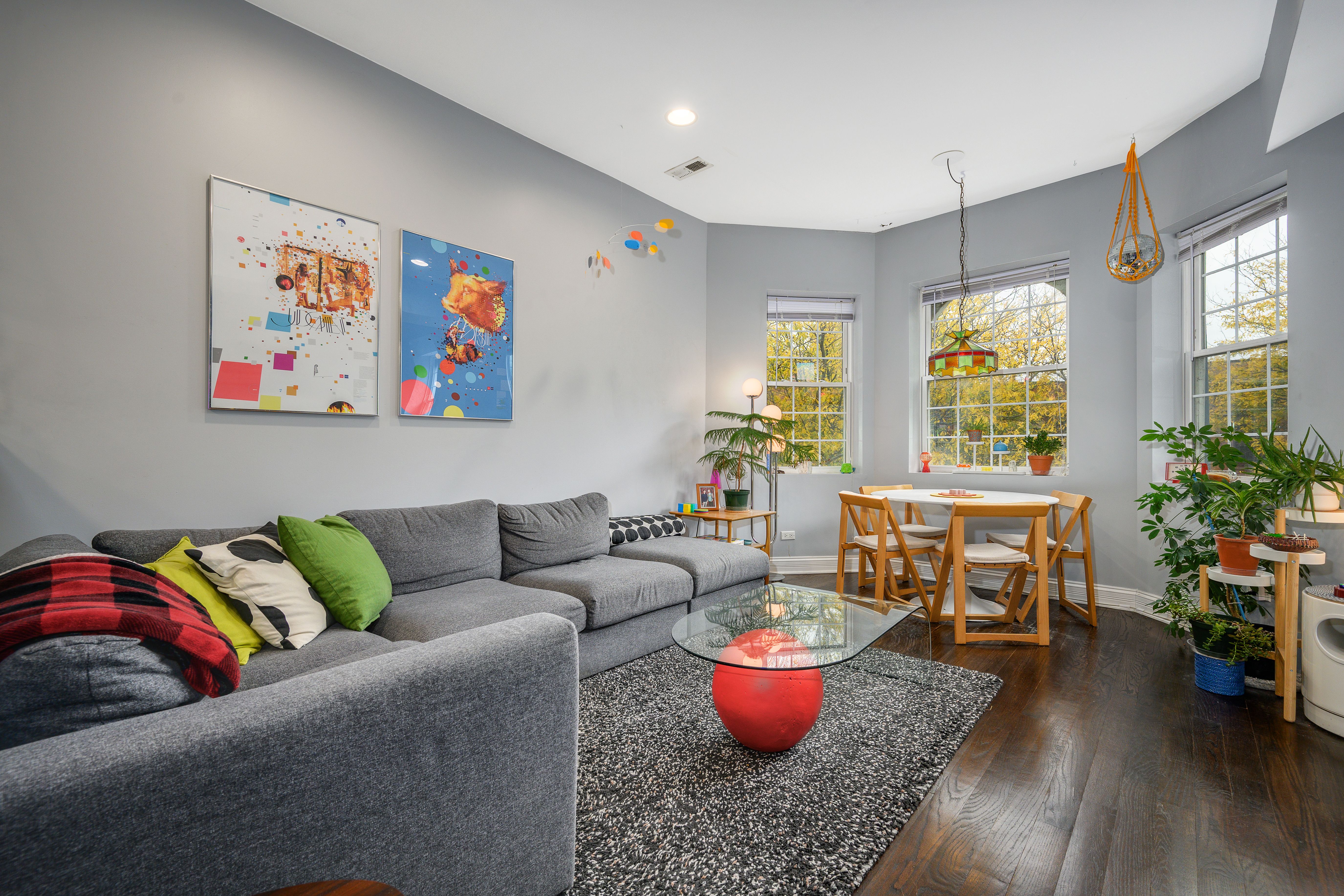 4631 N Kenmore Avenue 