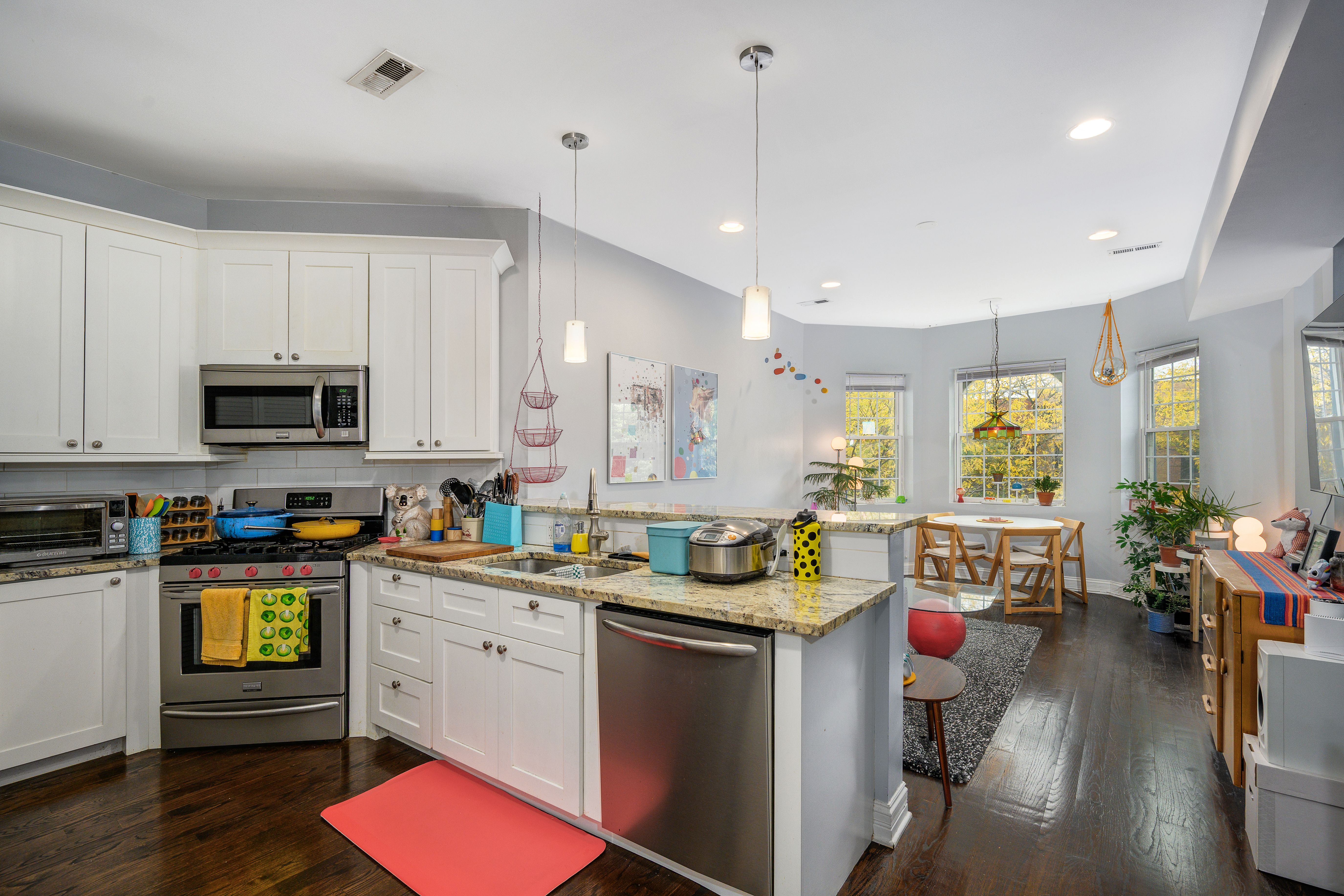 4631 N Kenmore Avenue 