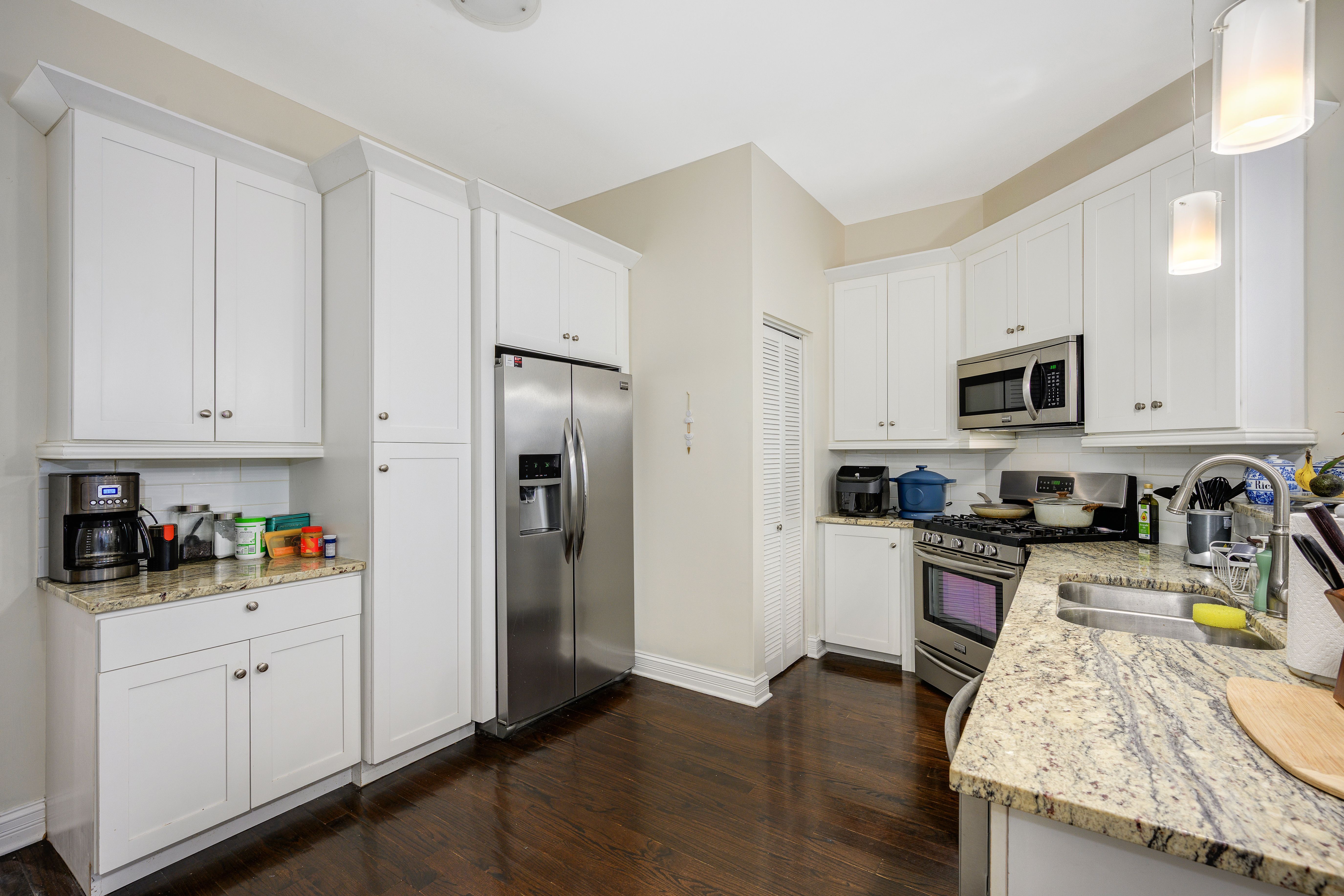 4631 N Kenmore Avenue 