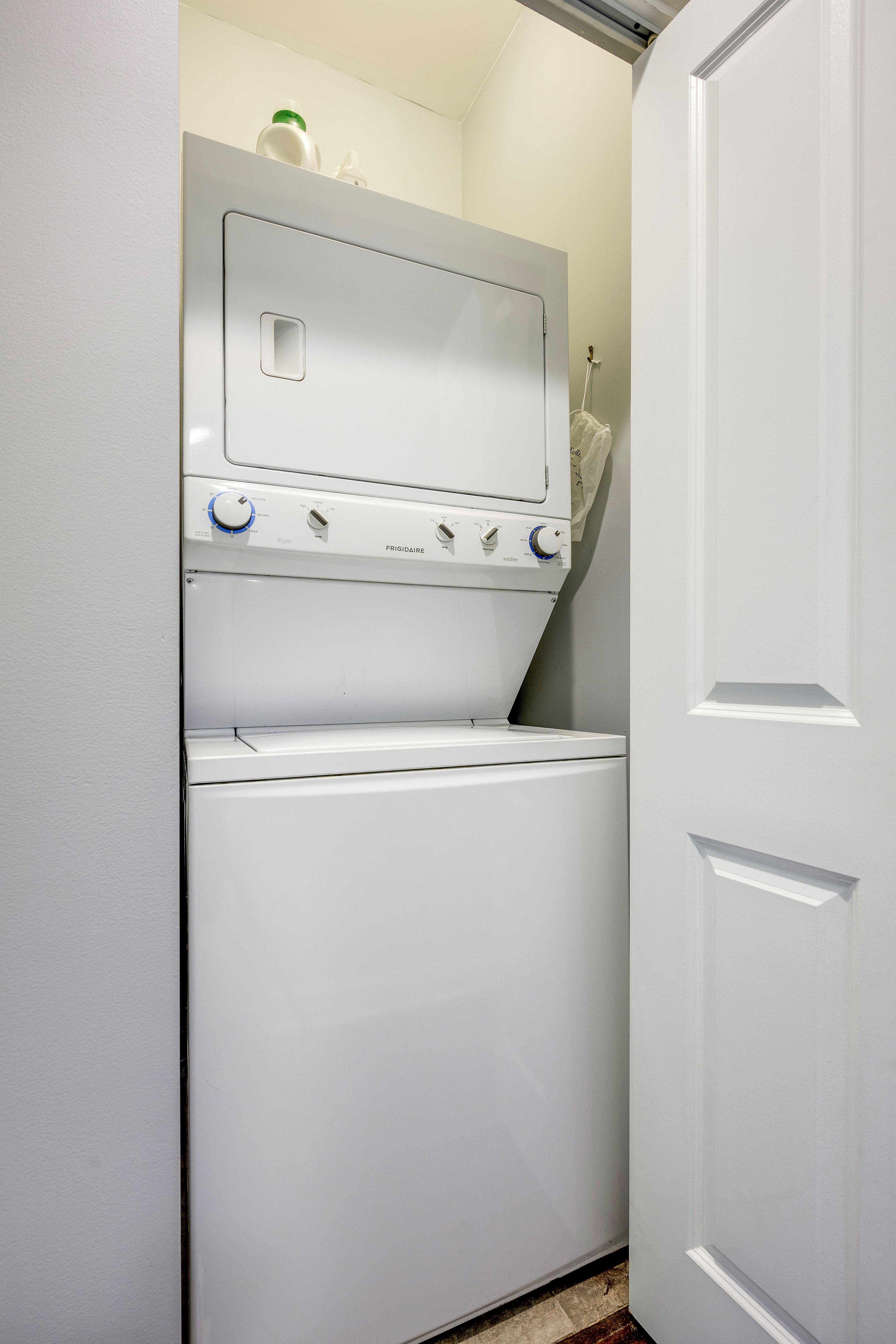 4631 N Kenmore Avenue 