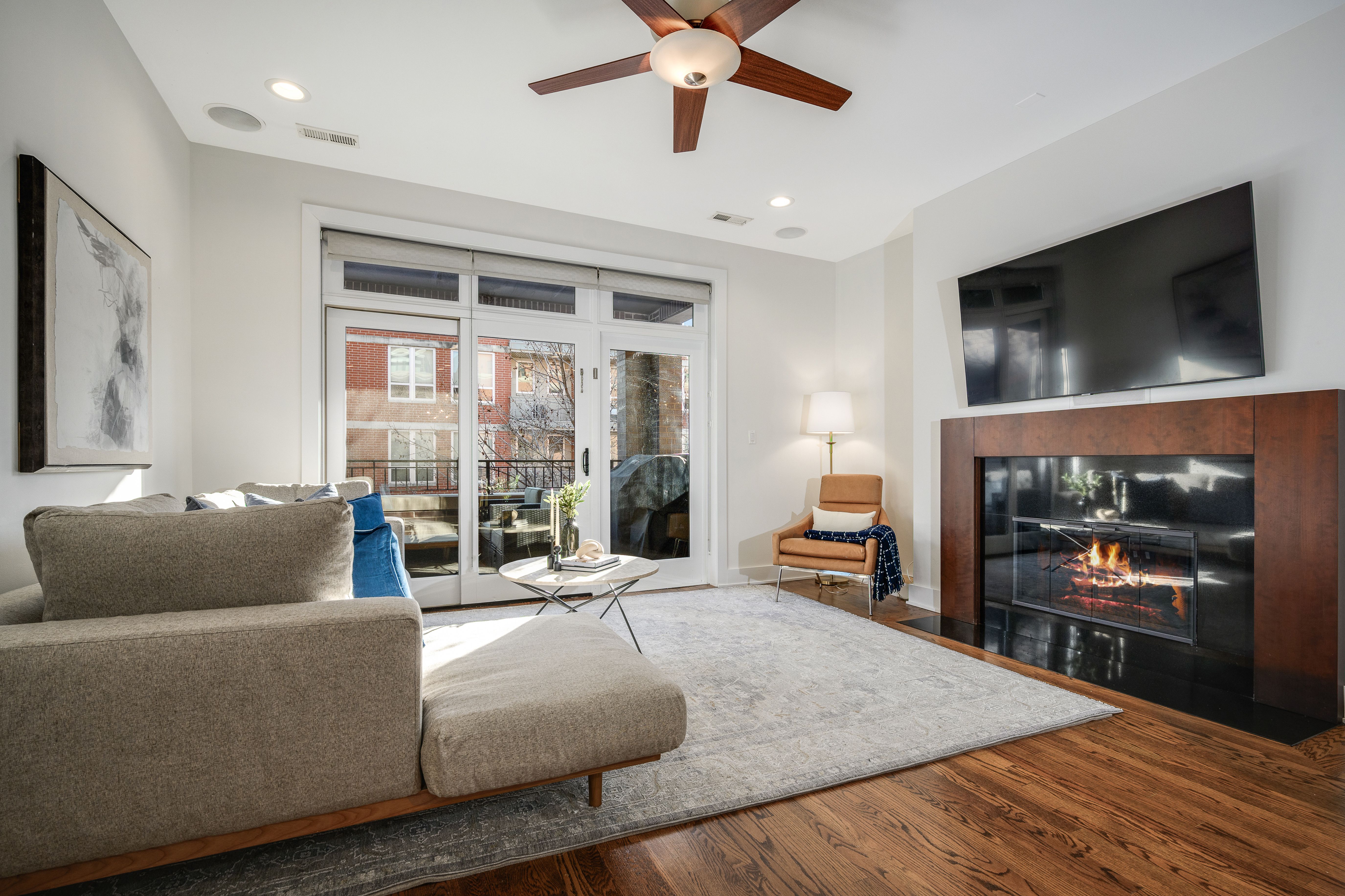 1242 W Jackson Boulevard Unit# 2W
