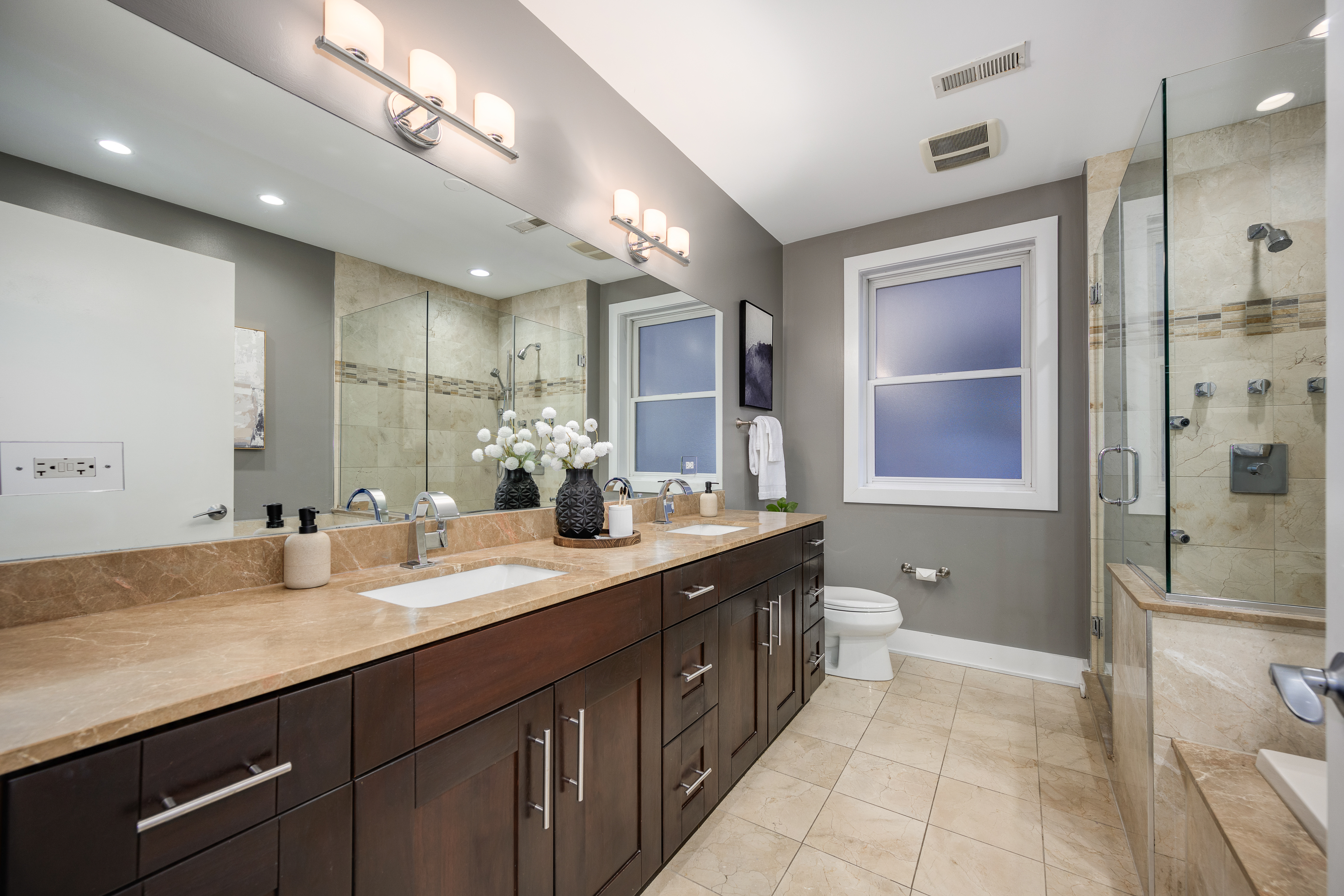 1242 W Jackson Boulevard Unit# 2W