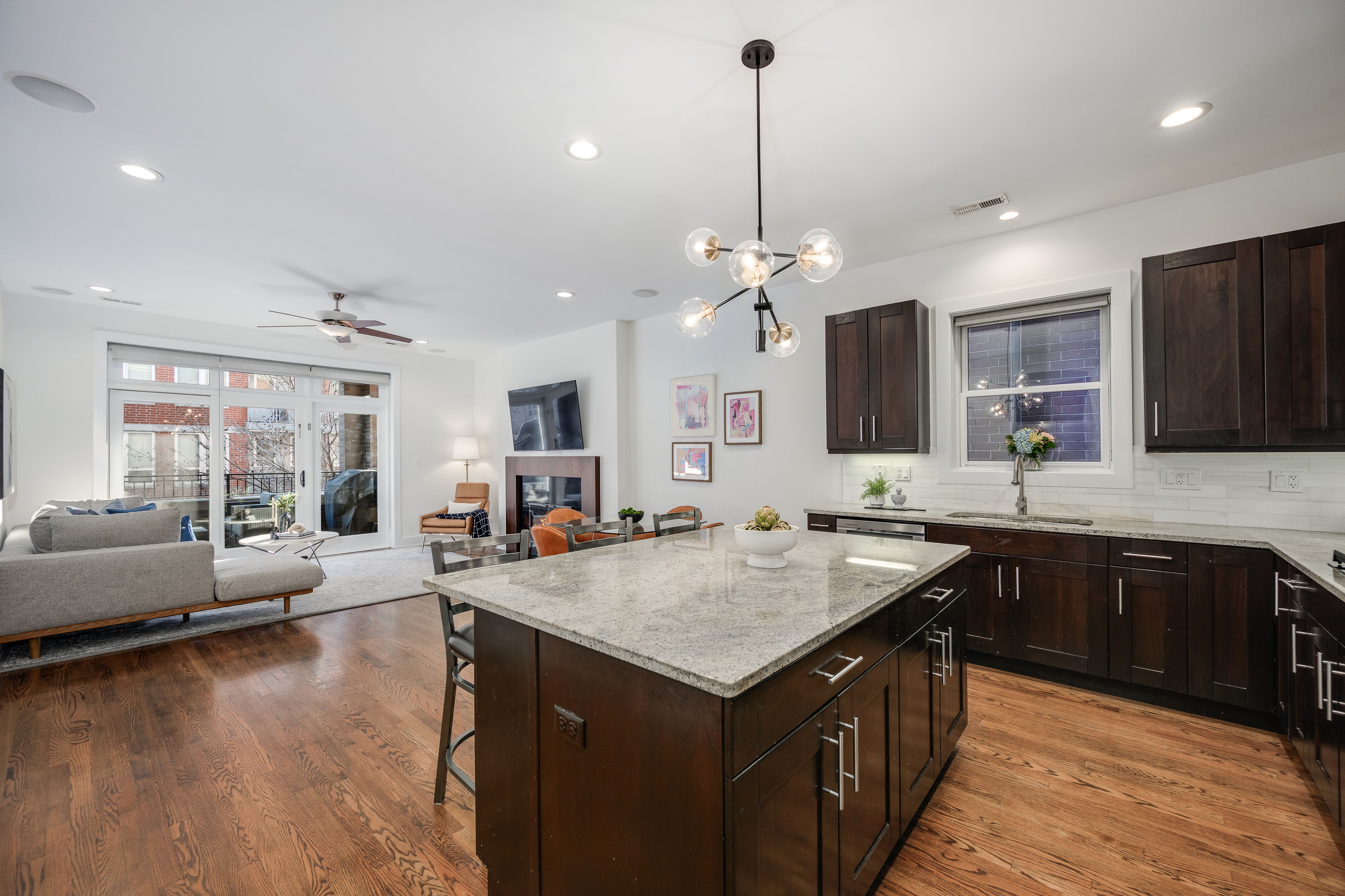 1242 W Jackson Boulevard Unit# 2W