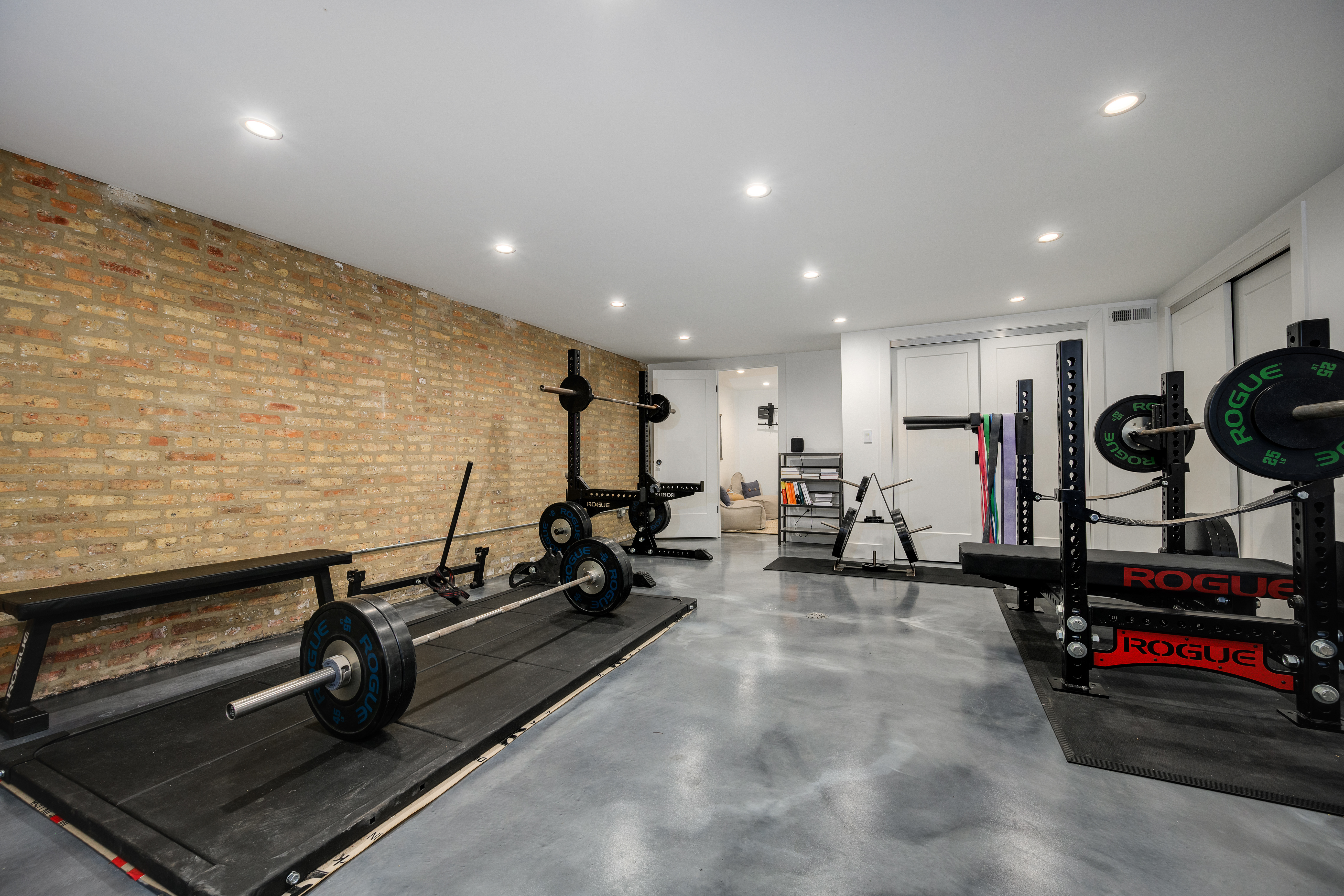 5519 S Cornell Avenue 