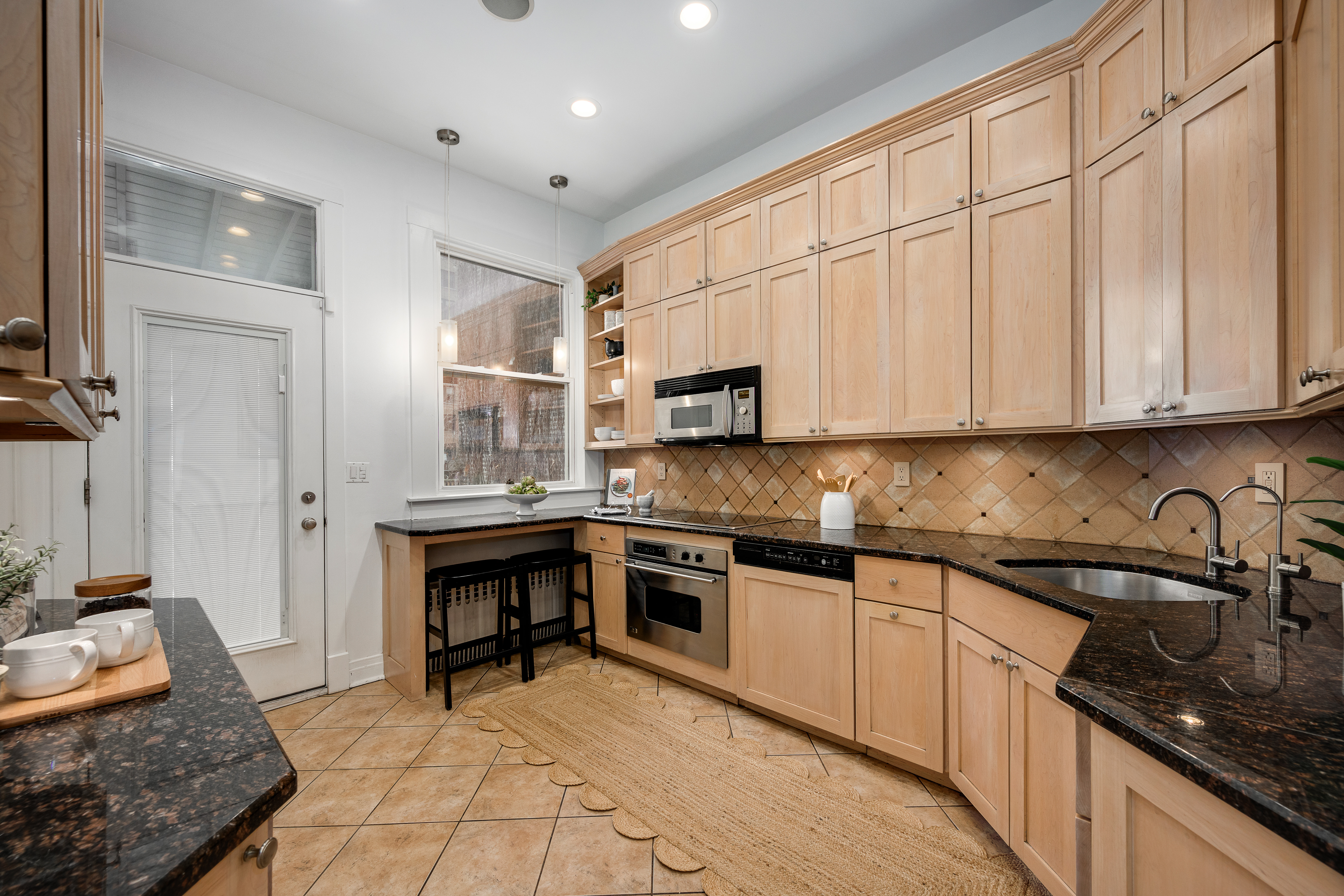 5519 S Cornell Avenue 