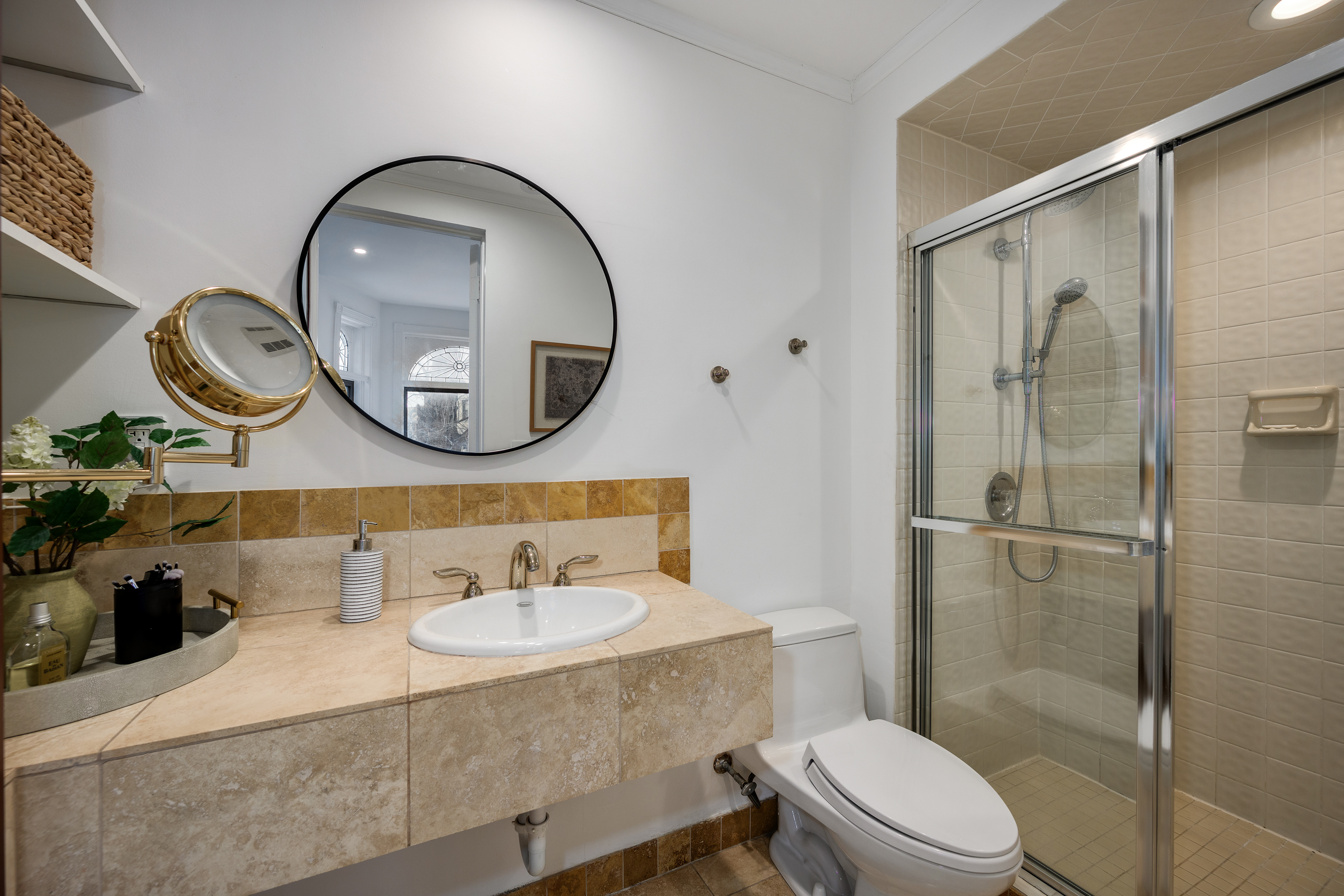 5519 S Cornell Avenue 