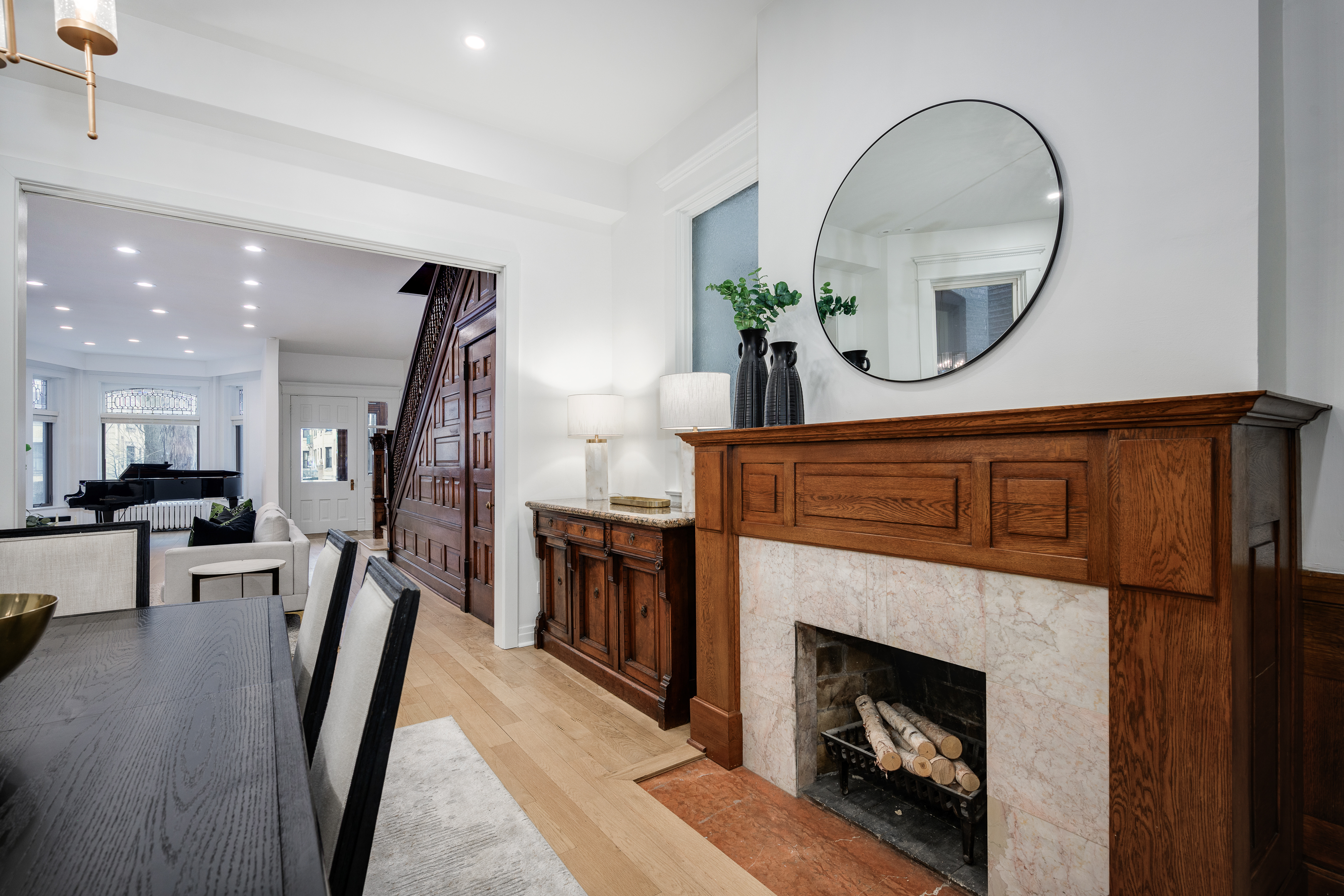 5519 S Cornell Avenue 