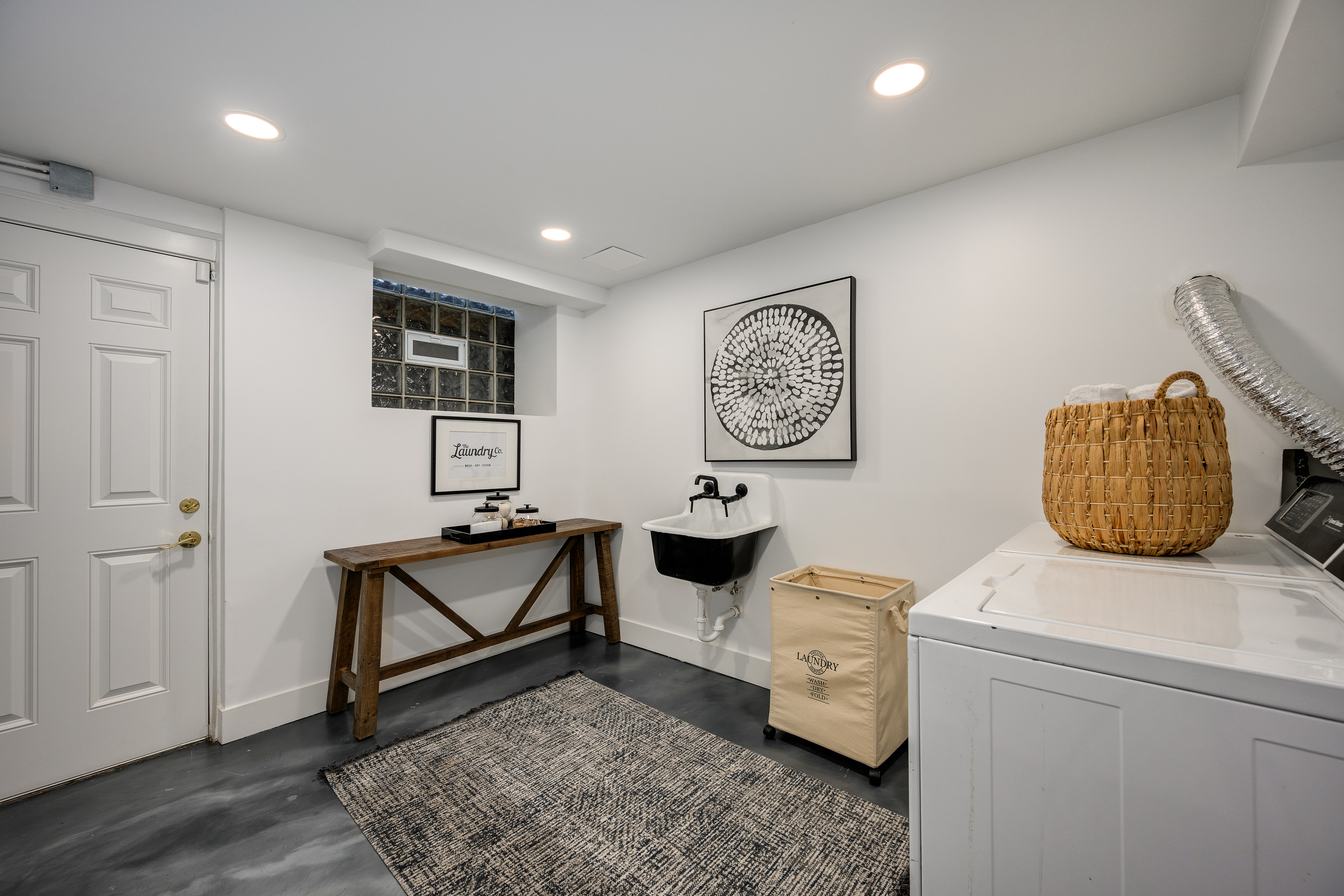 5519 S Cornell Avenue 