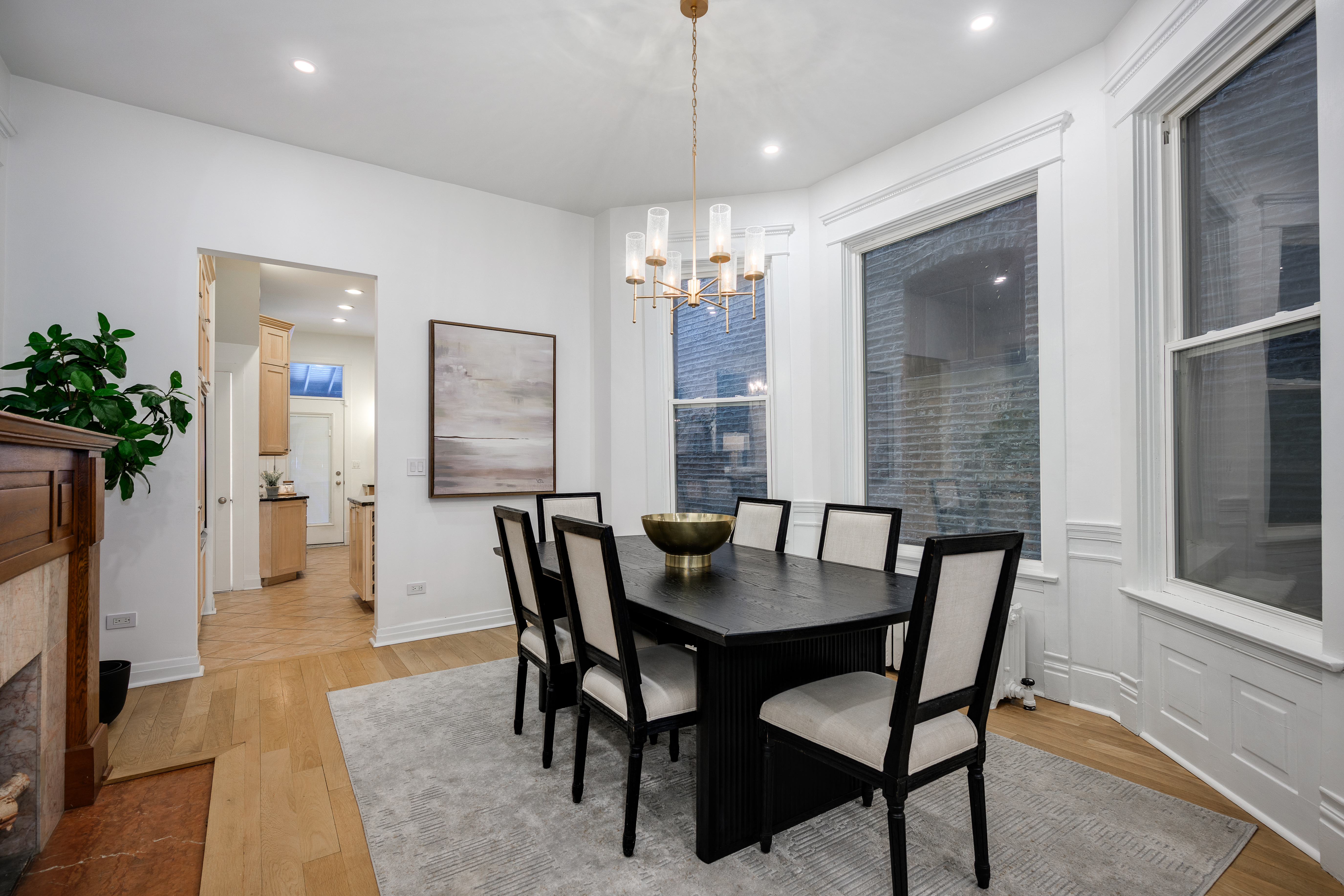 5519 S Cornell Avenue 