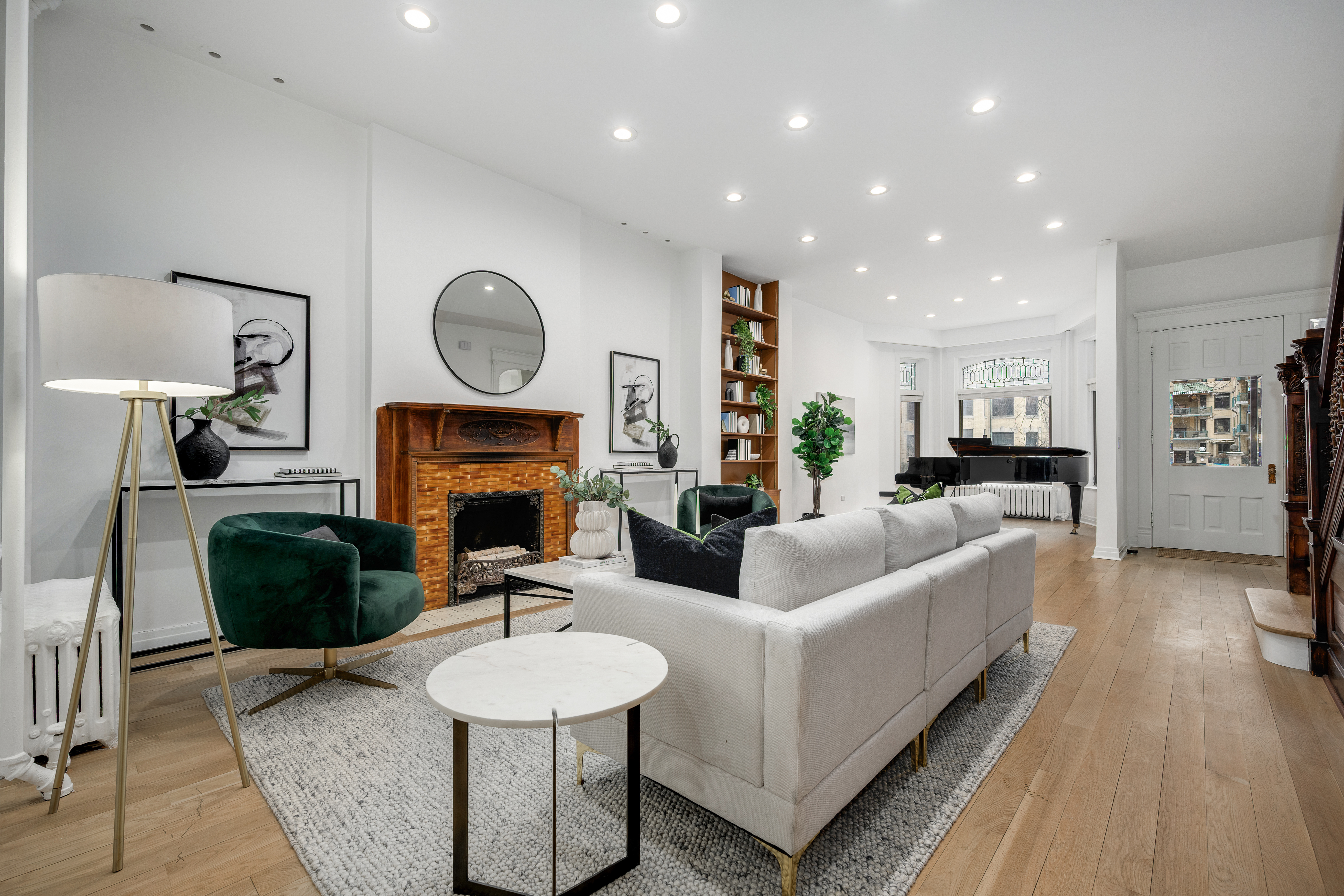 5519 S Cornell Avenue 