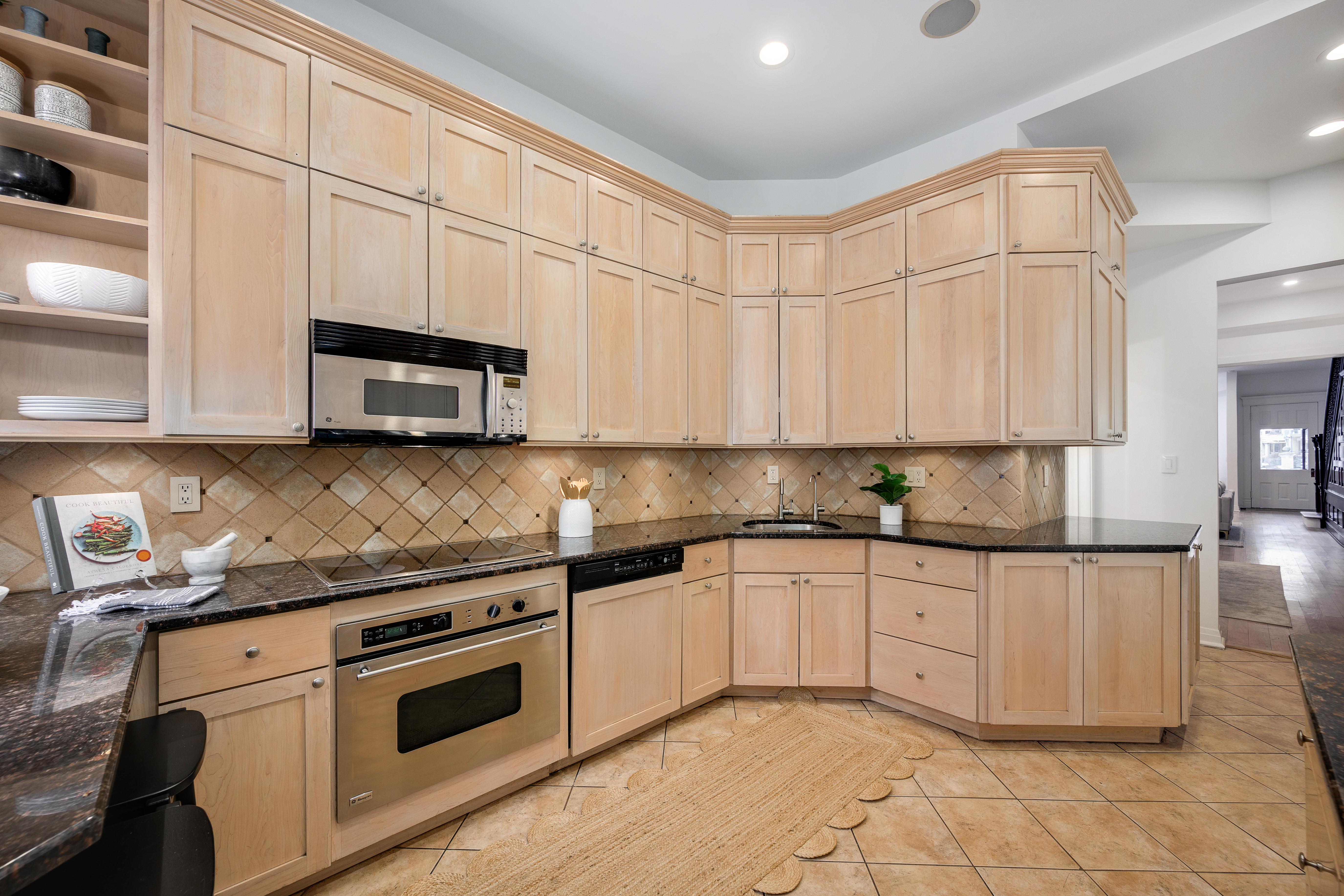 5519 S Cornell Avenue 