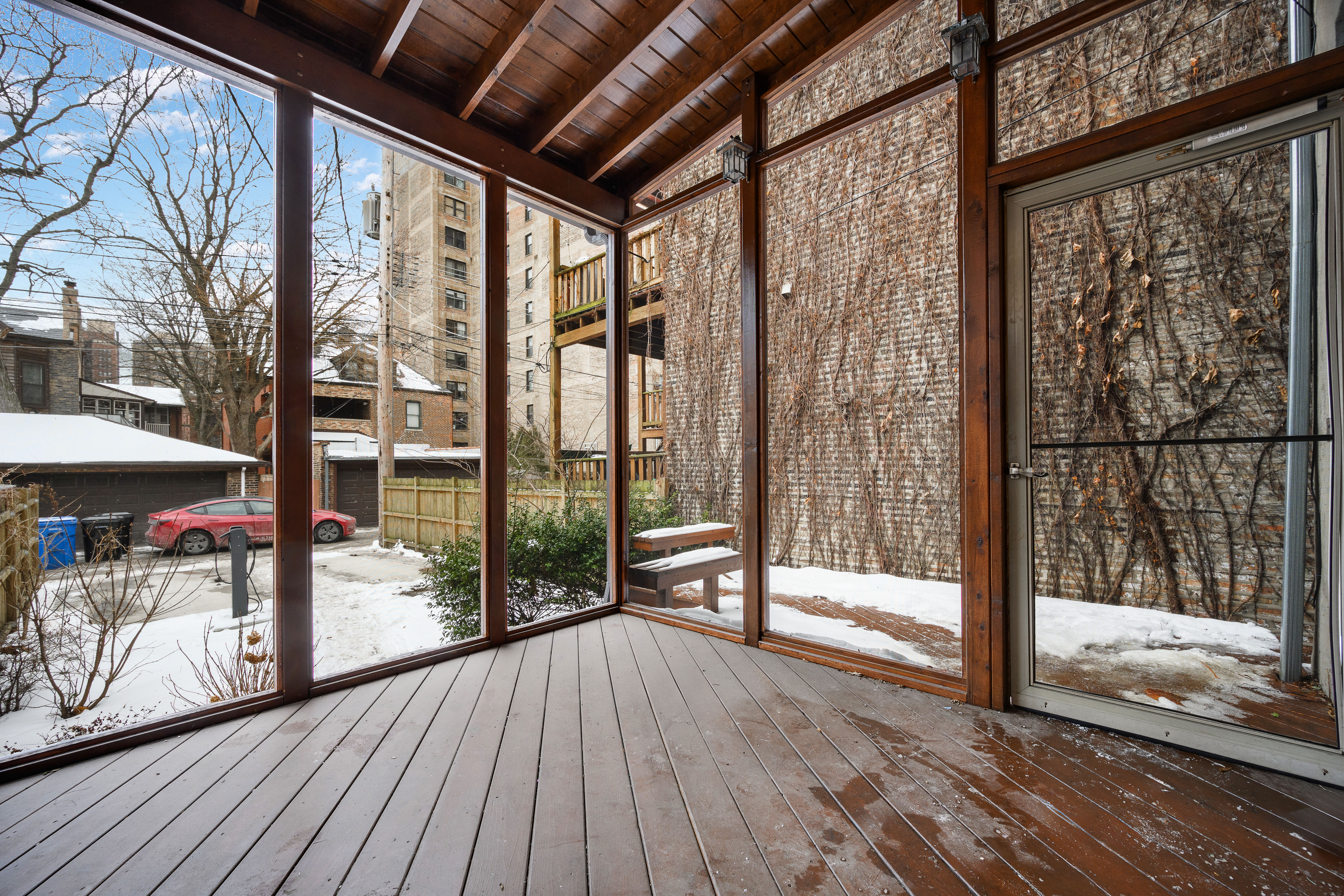 5519 S Cornell Avenue 