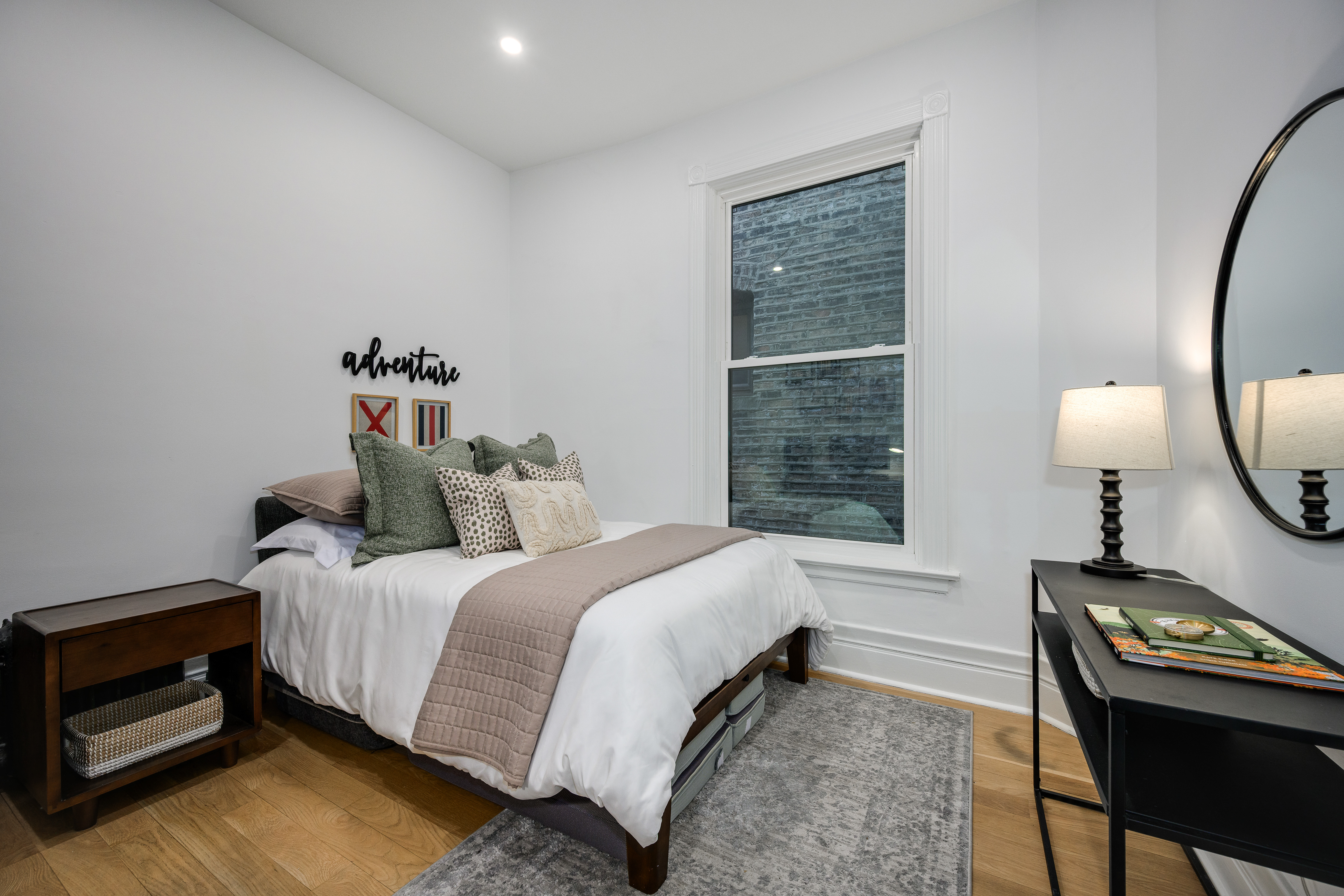 5519 S Cornell Avenue 