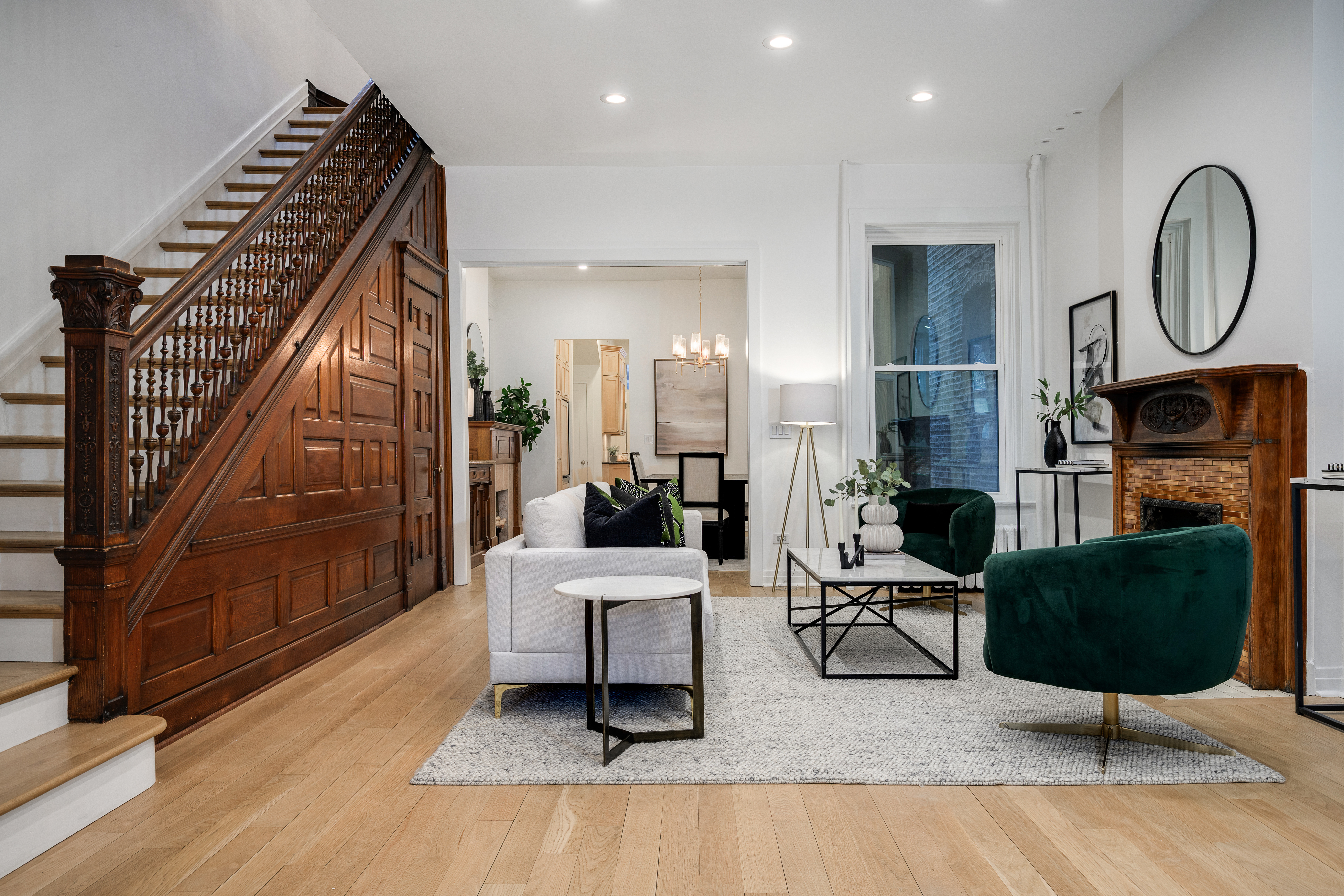 5519 S Cornell Avenue 