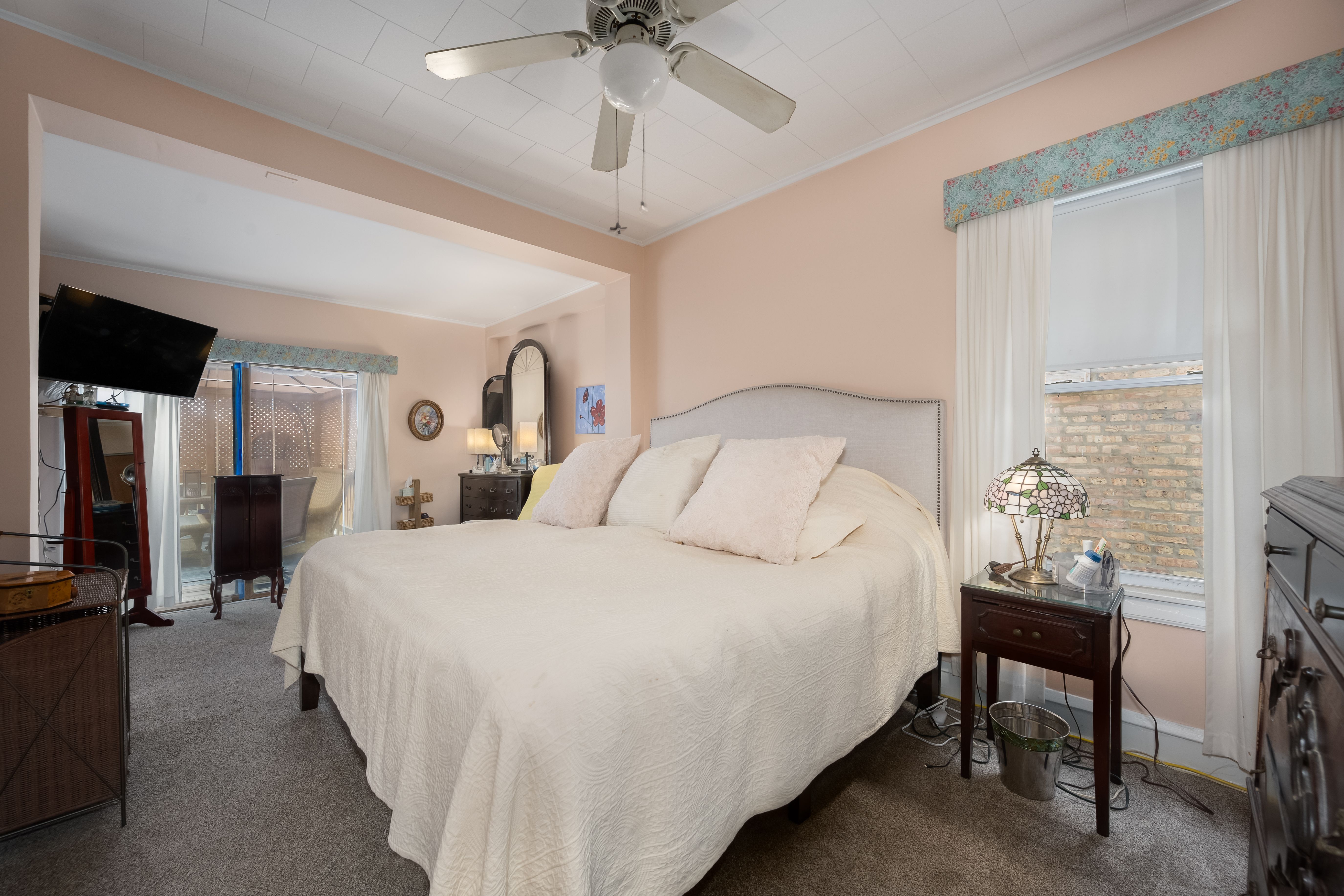 4042 N Monitor Avenue 