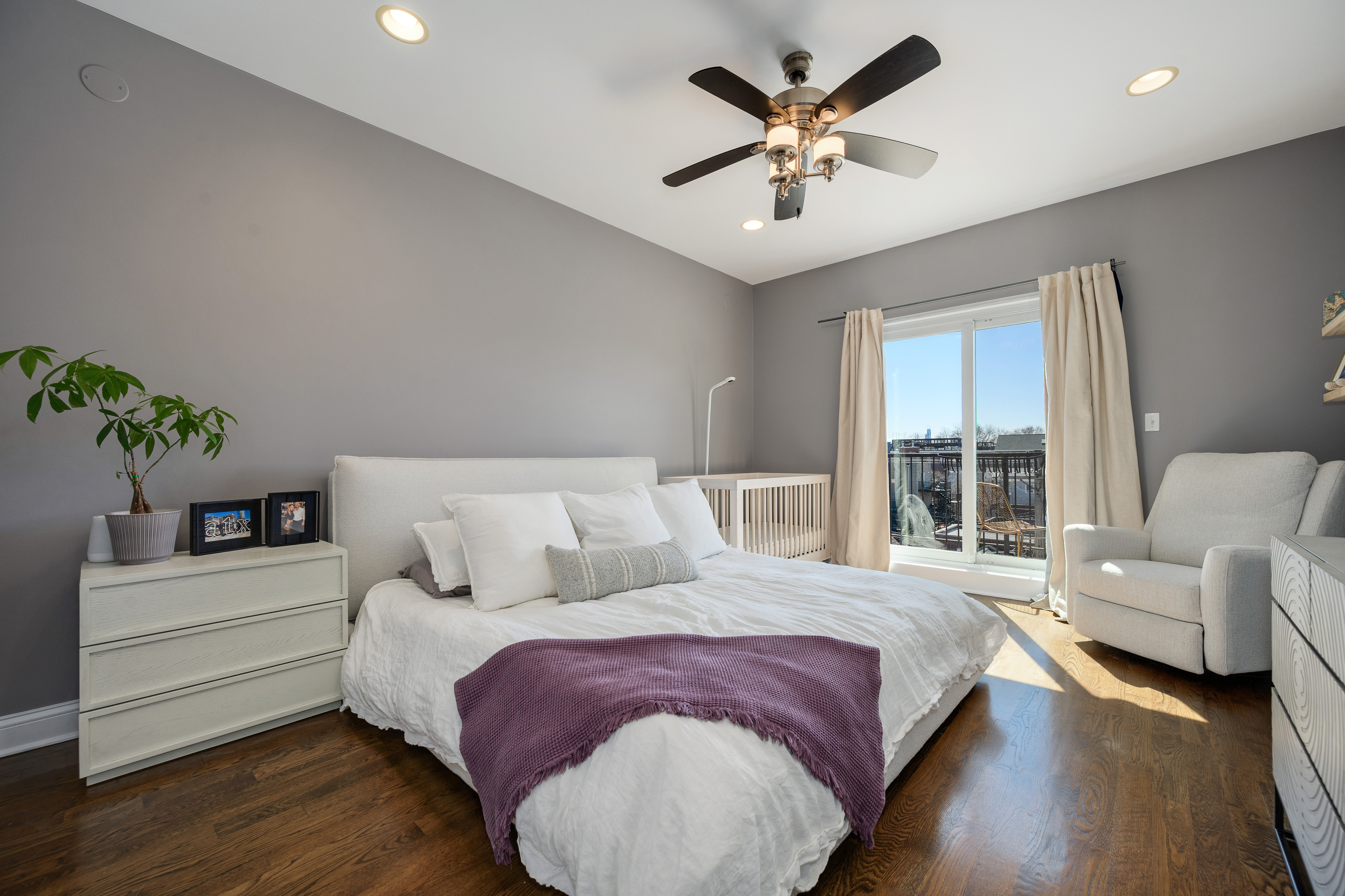 1519 W Irving Park Road Unit# 4