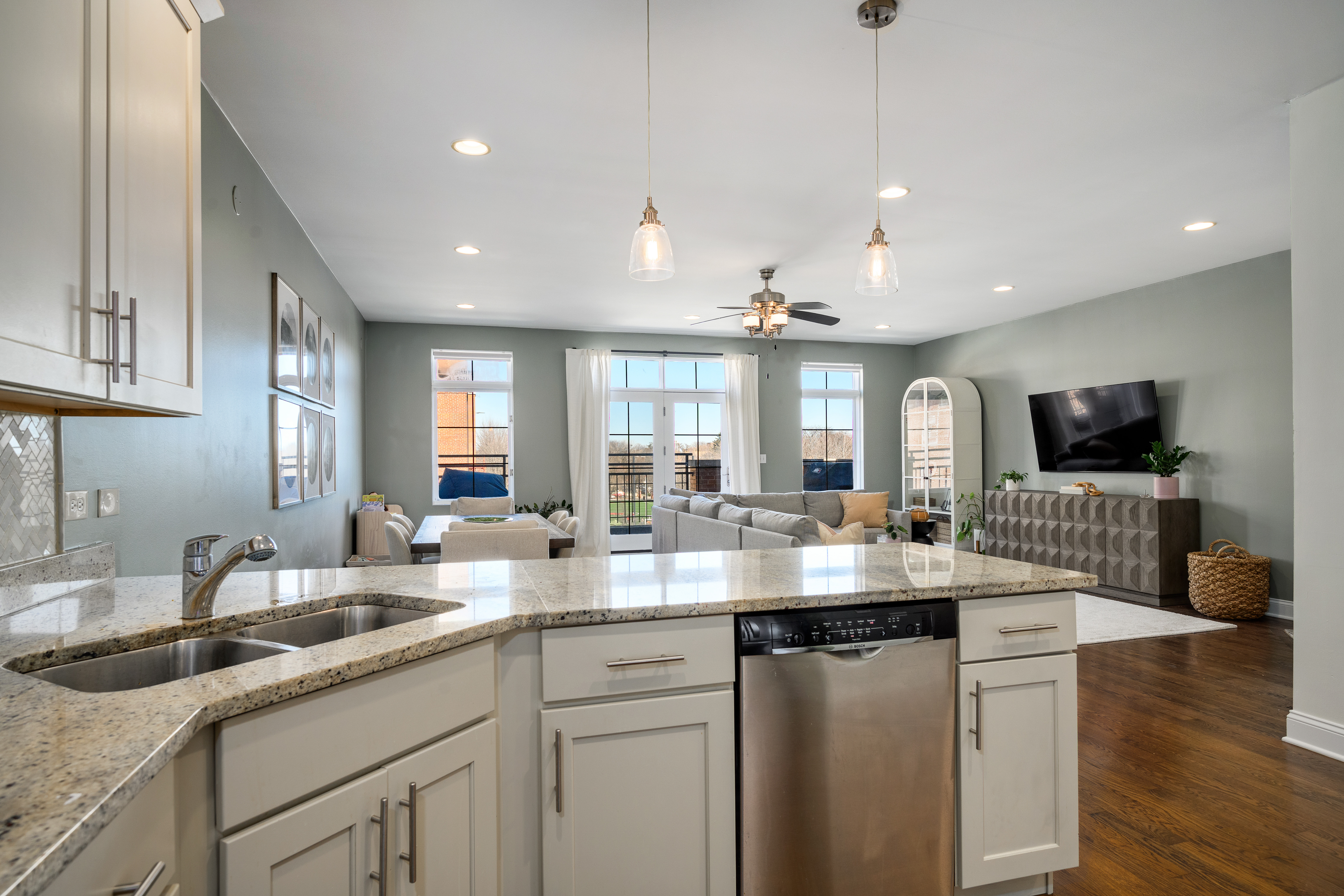 1519 W Irving Park Road Unit# 4