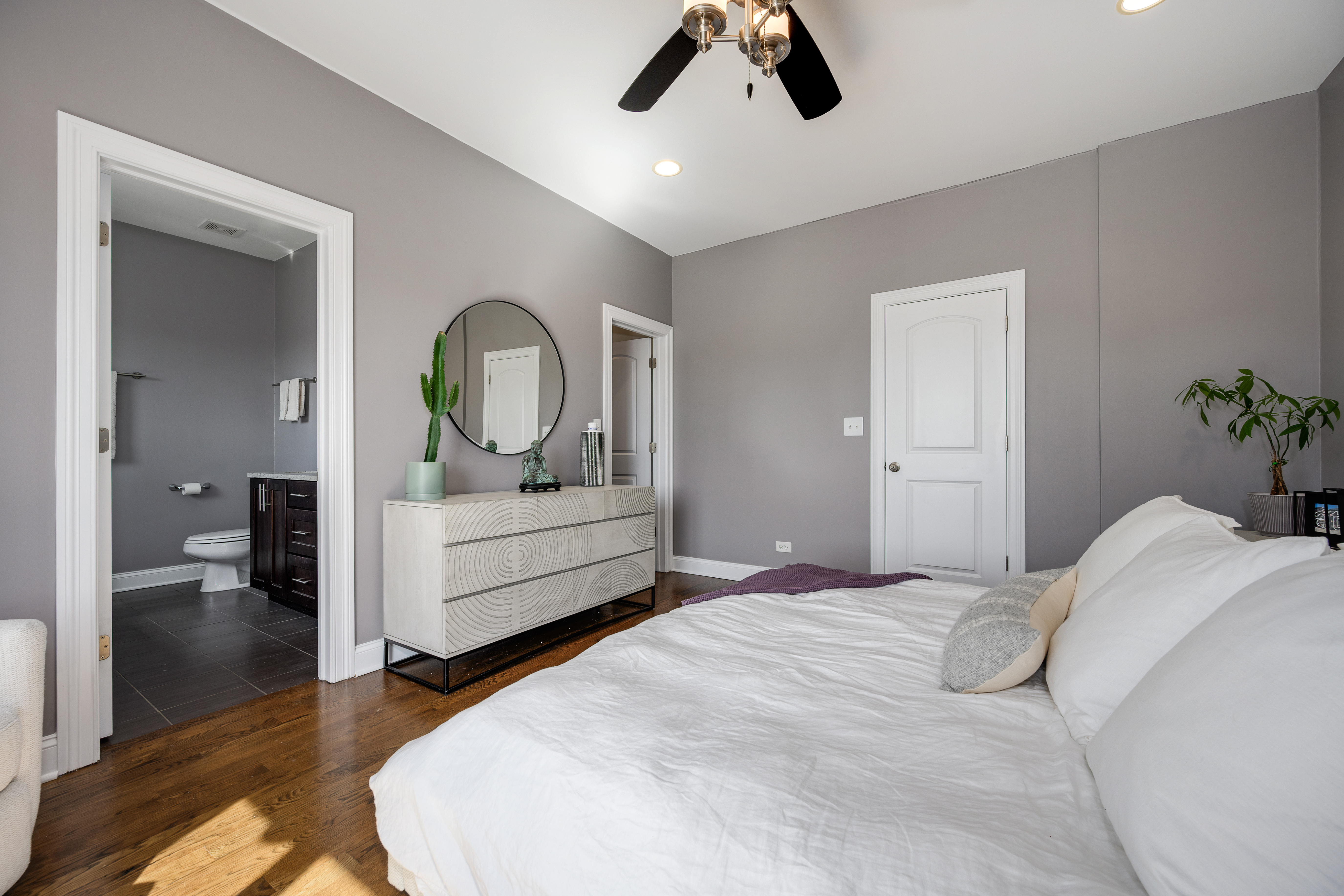 1519 W Irving Park Road Unit# 4