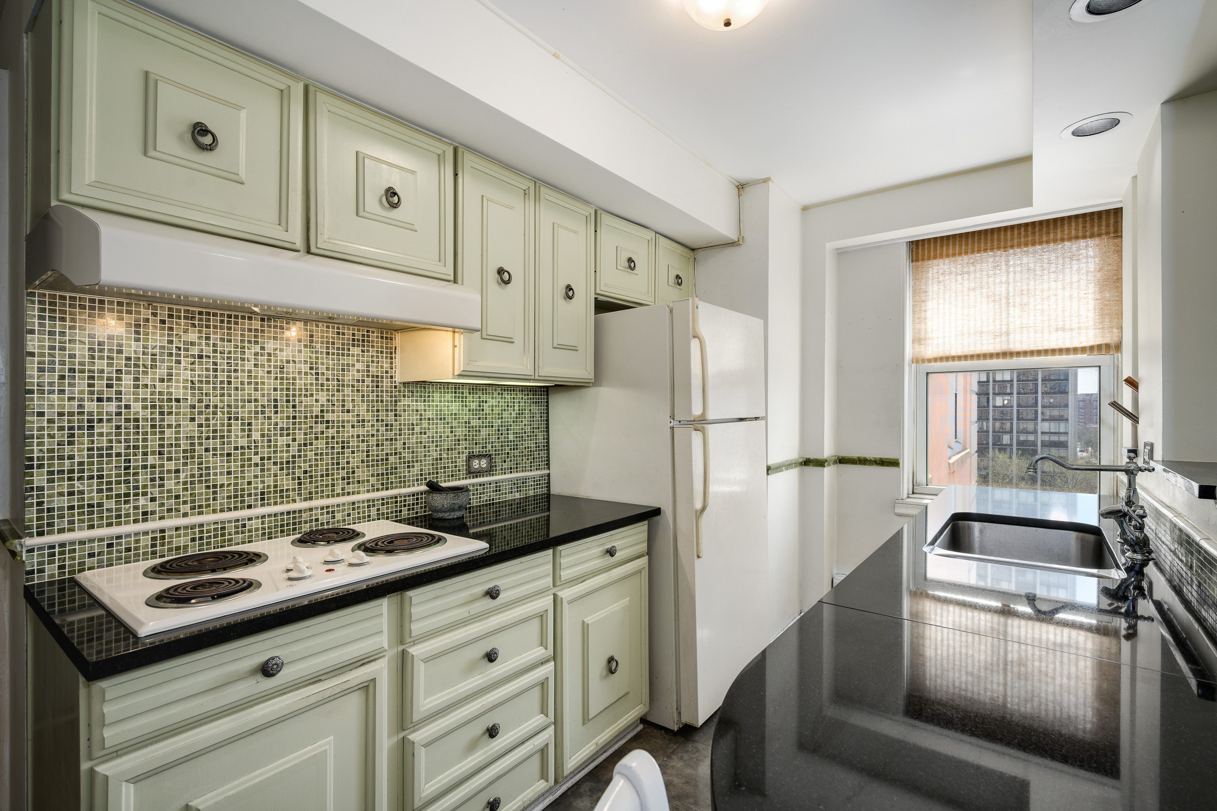 5555 N Sheridan Road Unit# 807