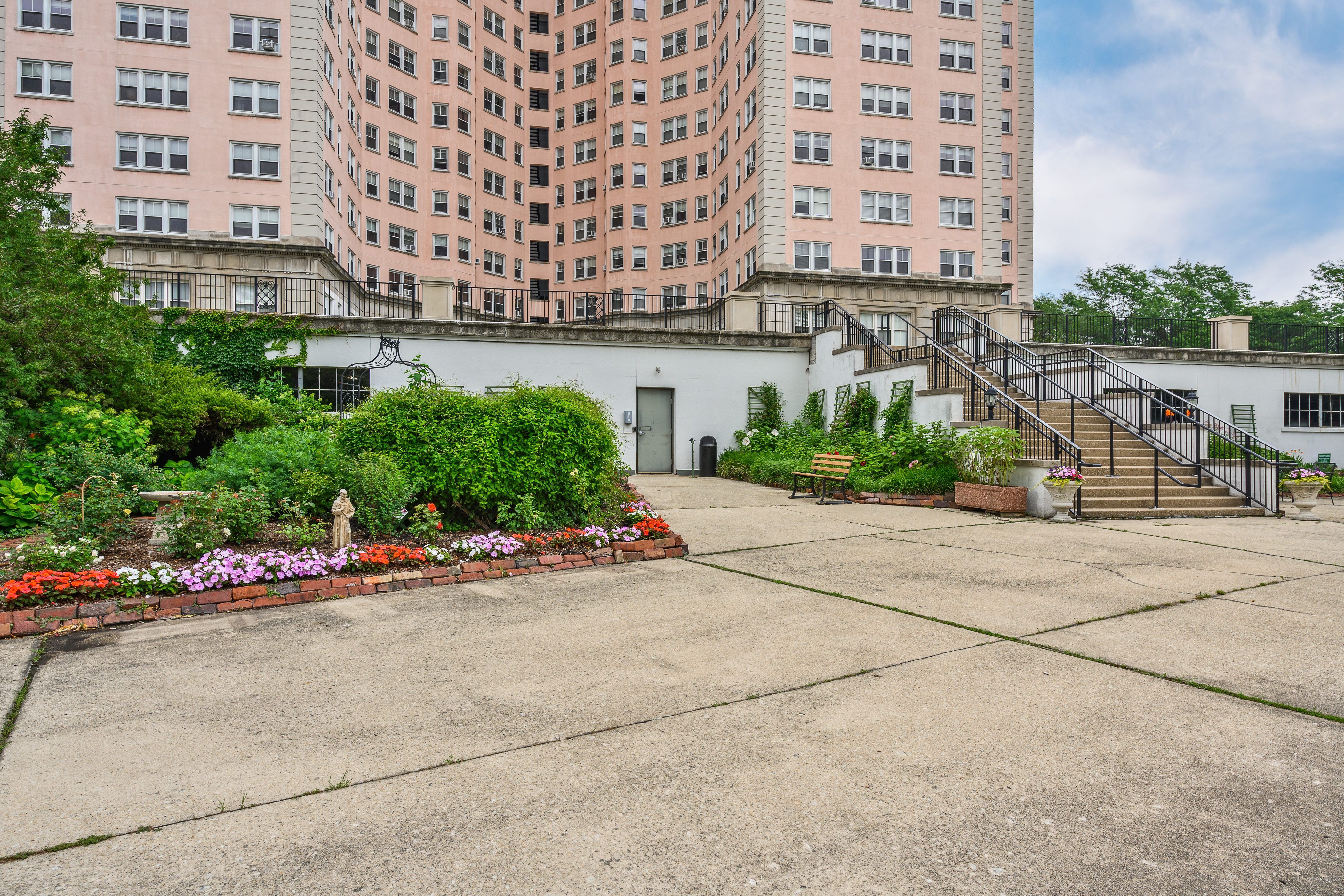 5555 N Sheridan Road Unit# 807