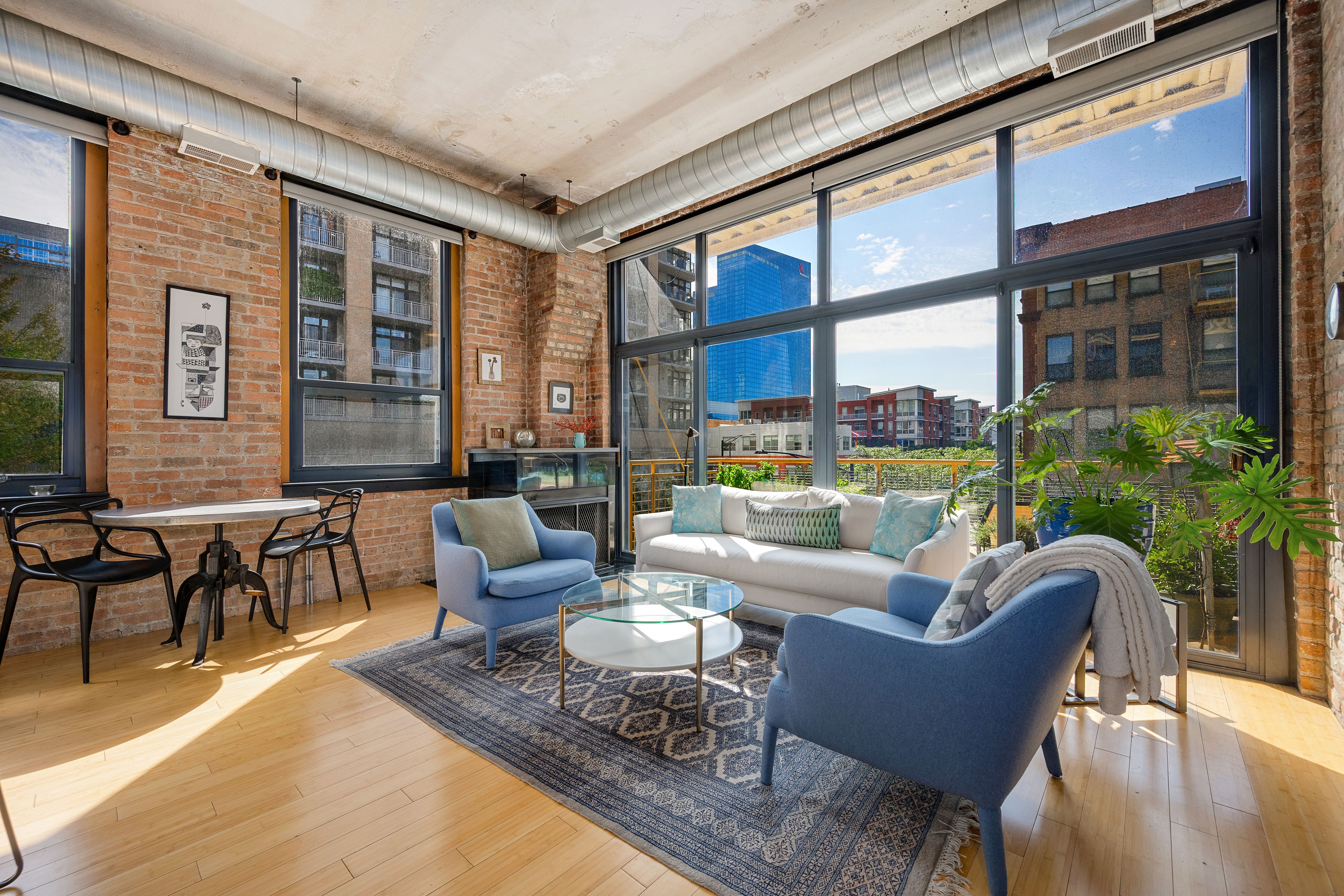 1910 S Indiana Avenue Unit# 321