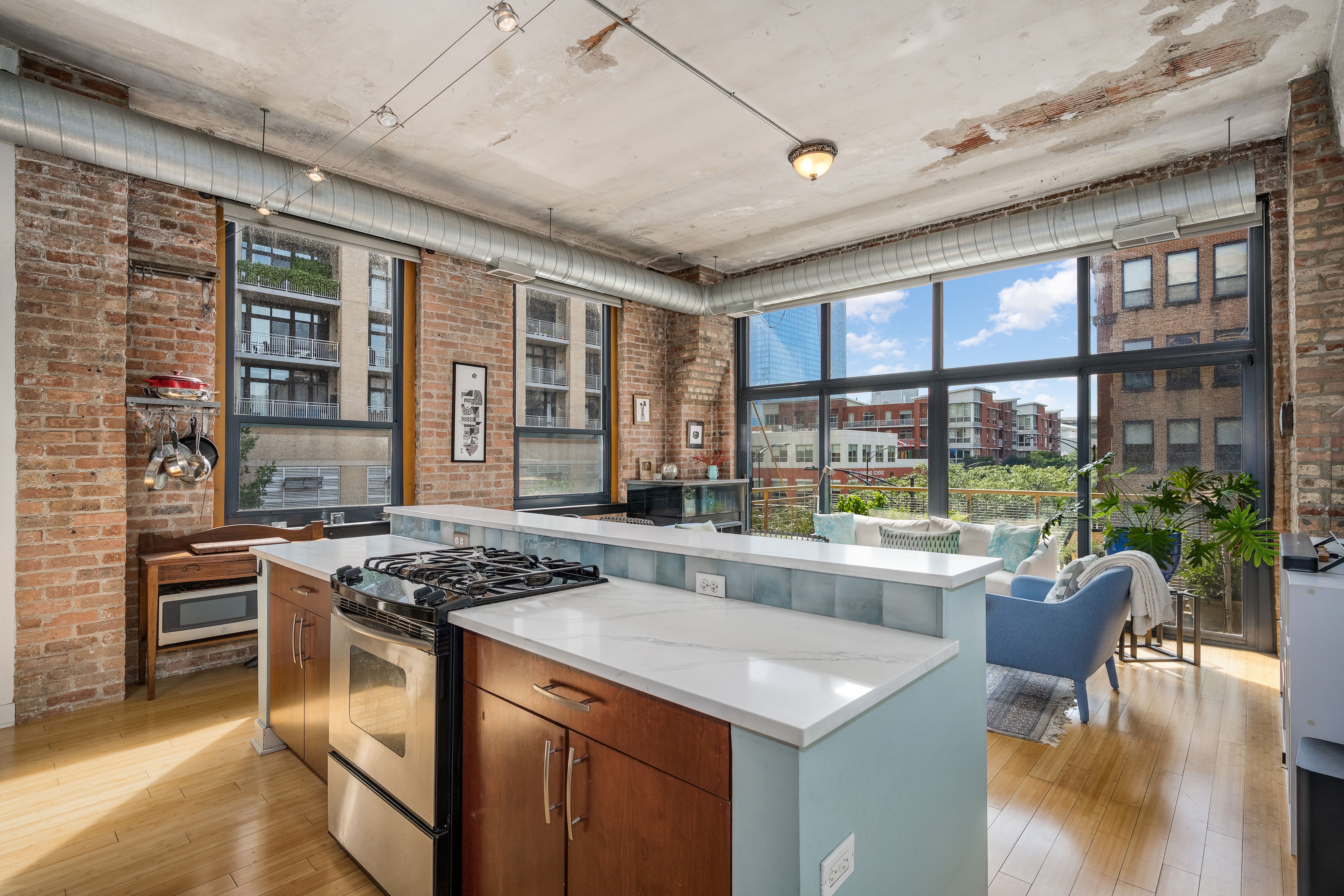 1910 S Indiana Avenue Unit# 321