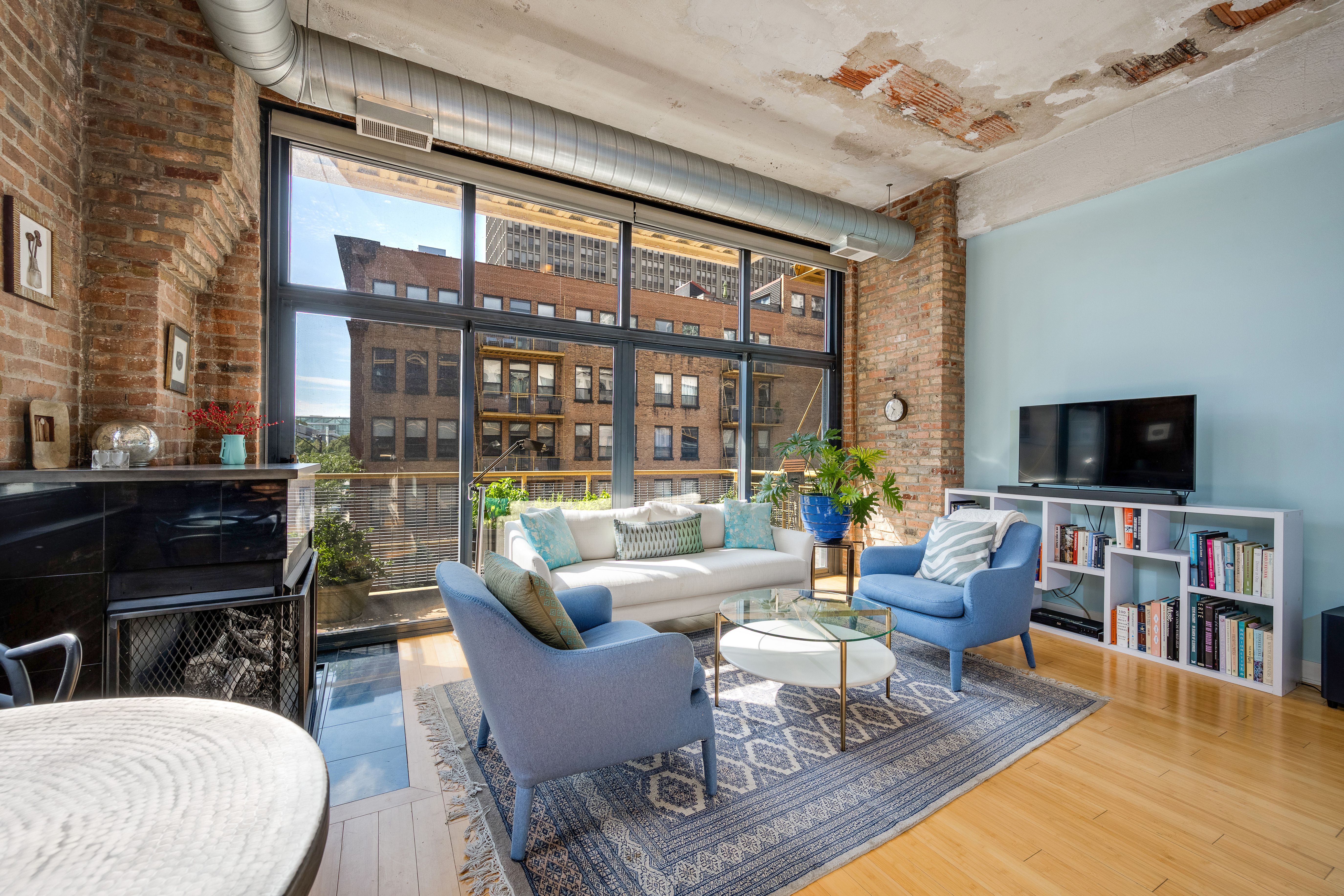 1910 S Indiana Avenue Unit# 321