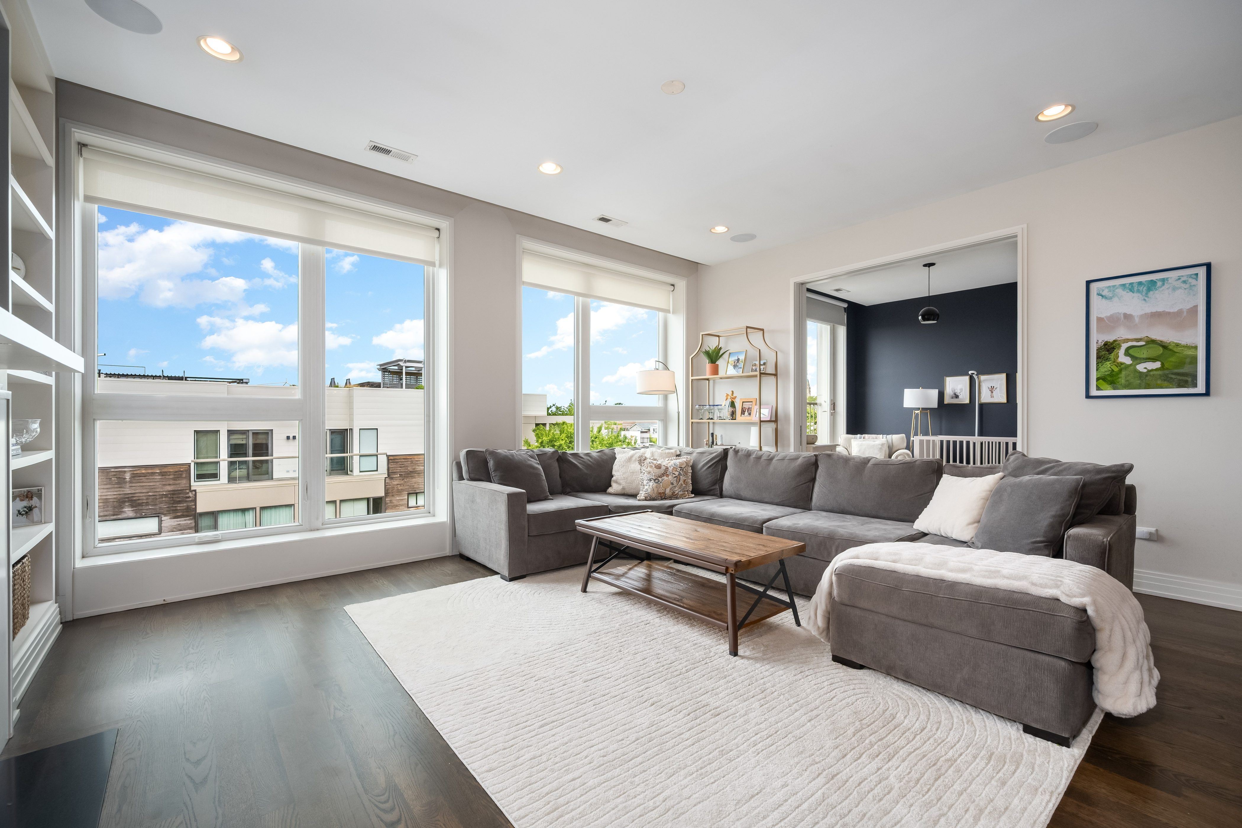 2755 N Lakewood Avenue Unit# 4S