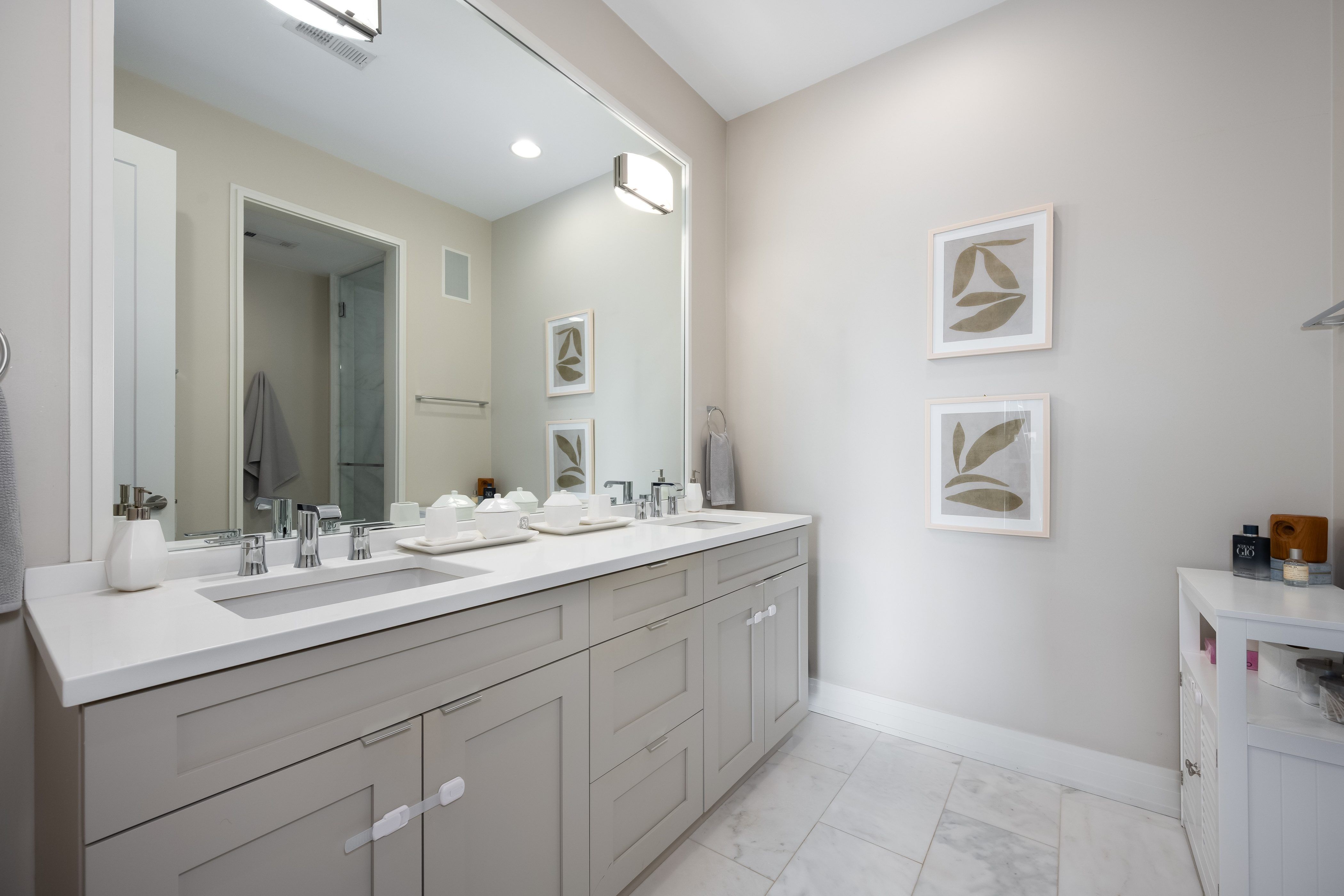 2755 N Lakewood Avenue Unit# 4S