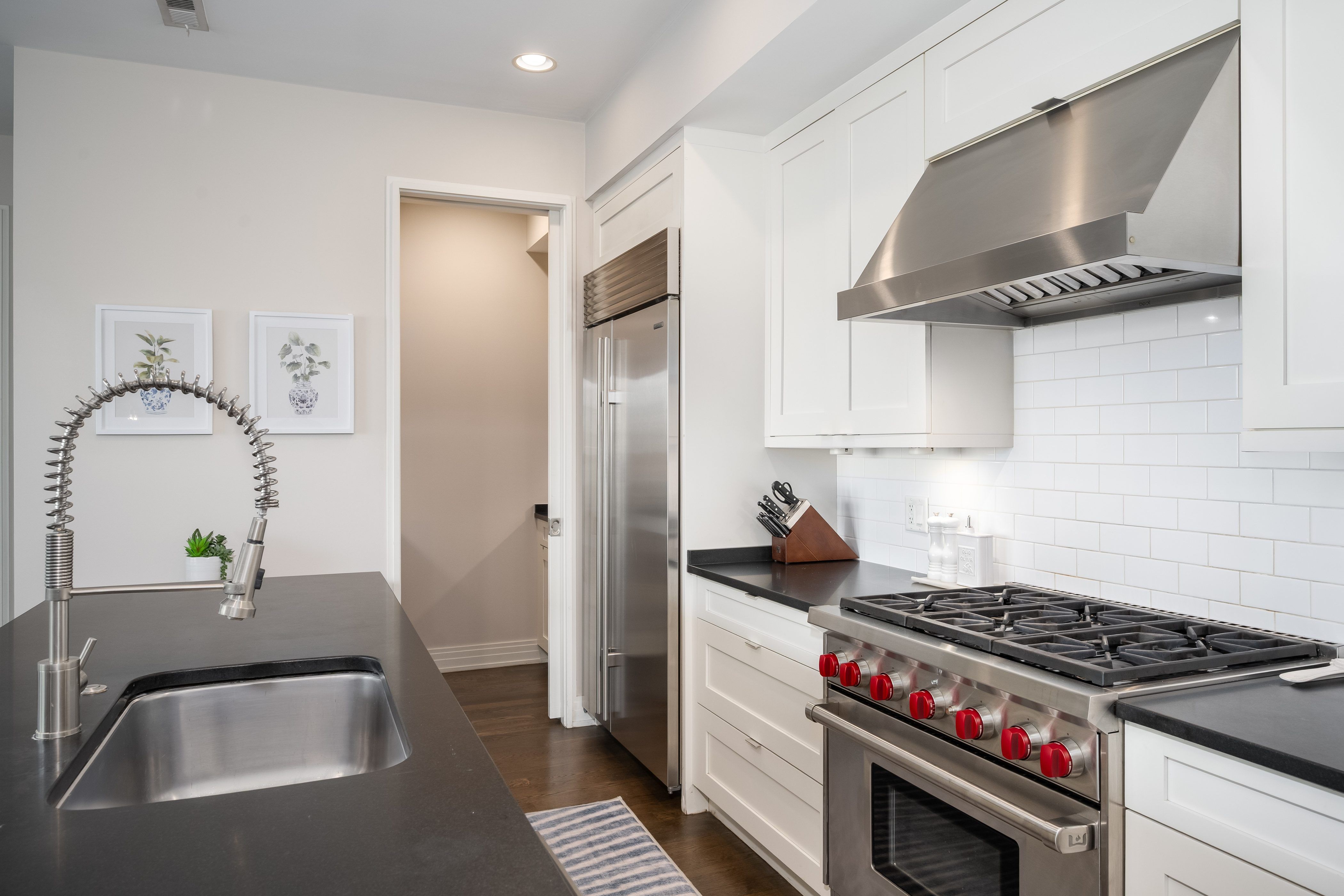 2755 N Lakewood Avenue Unit# 4S