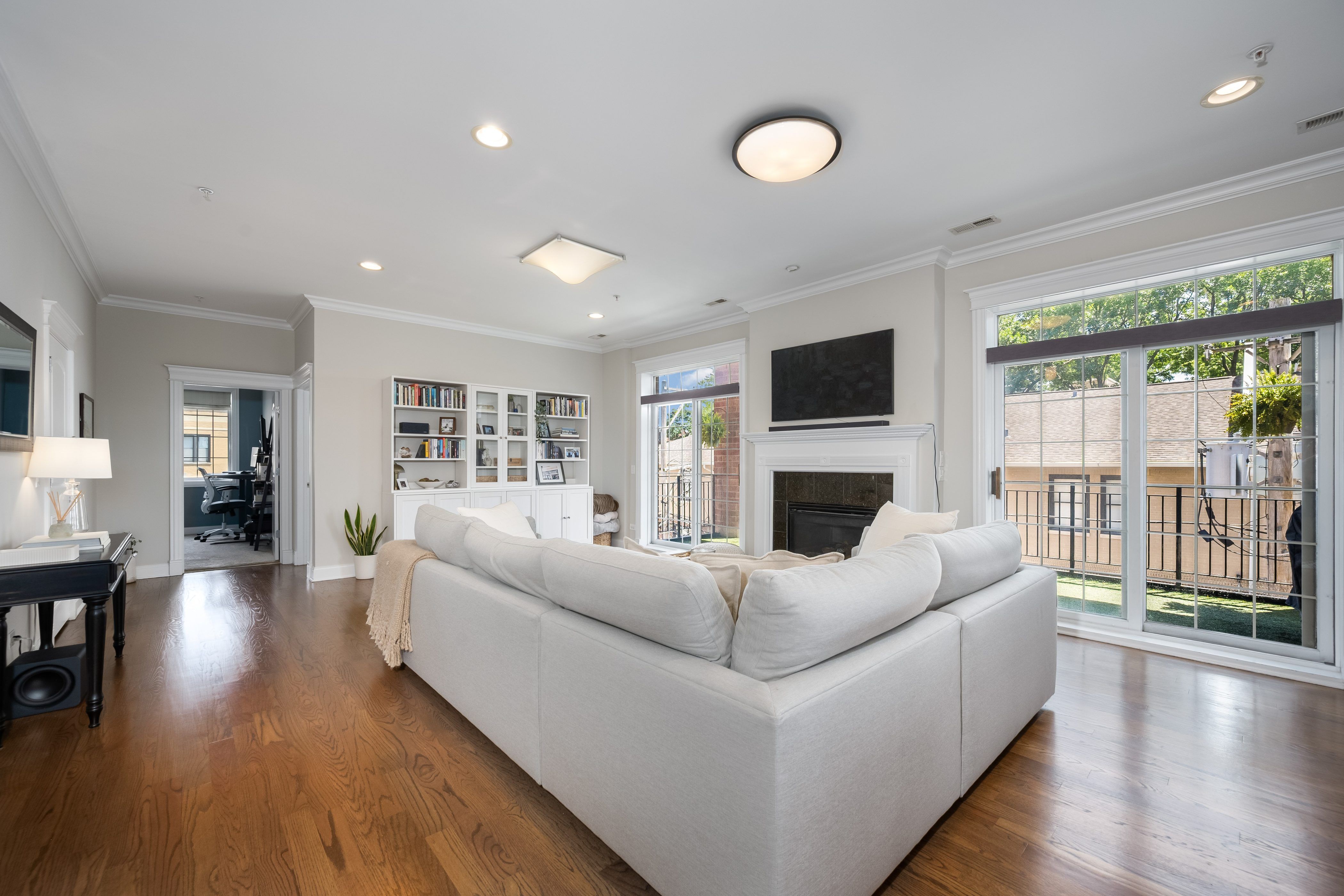 1453 W Irving Park Road Unit# 305